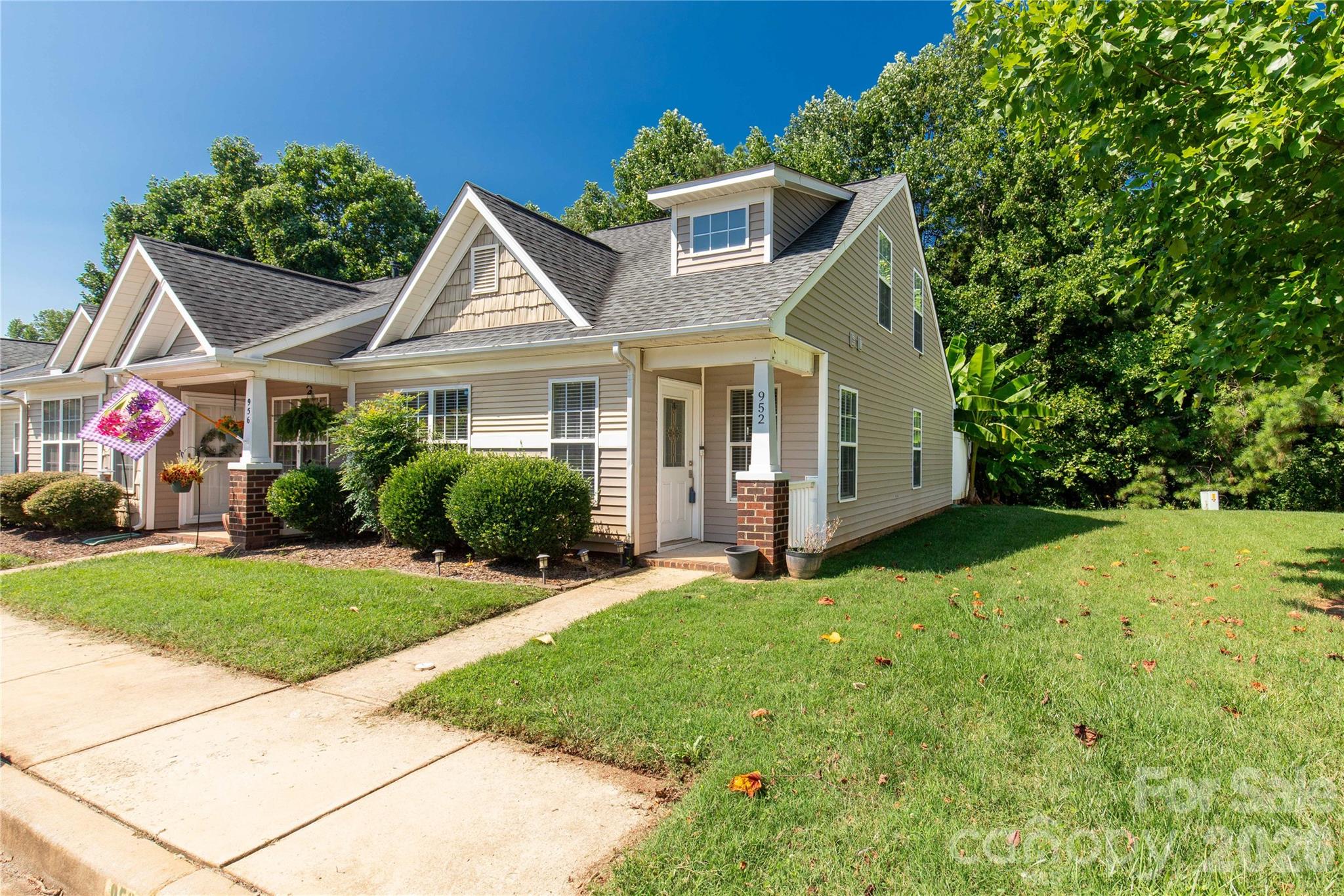 952 Olde Towne Way Property Photo 1