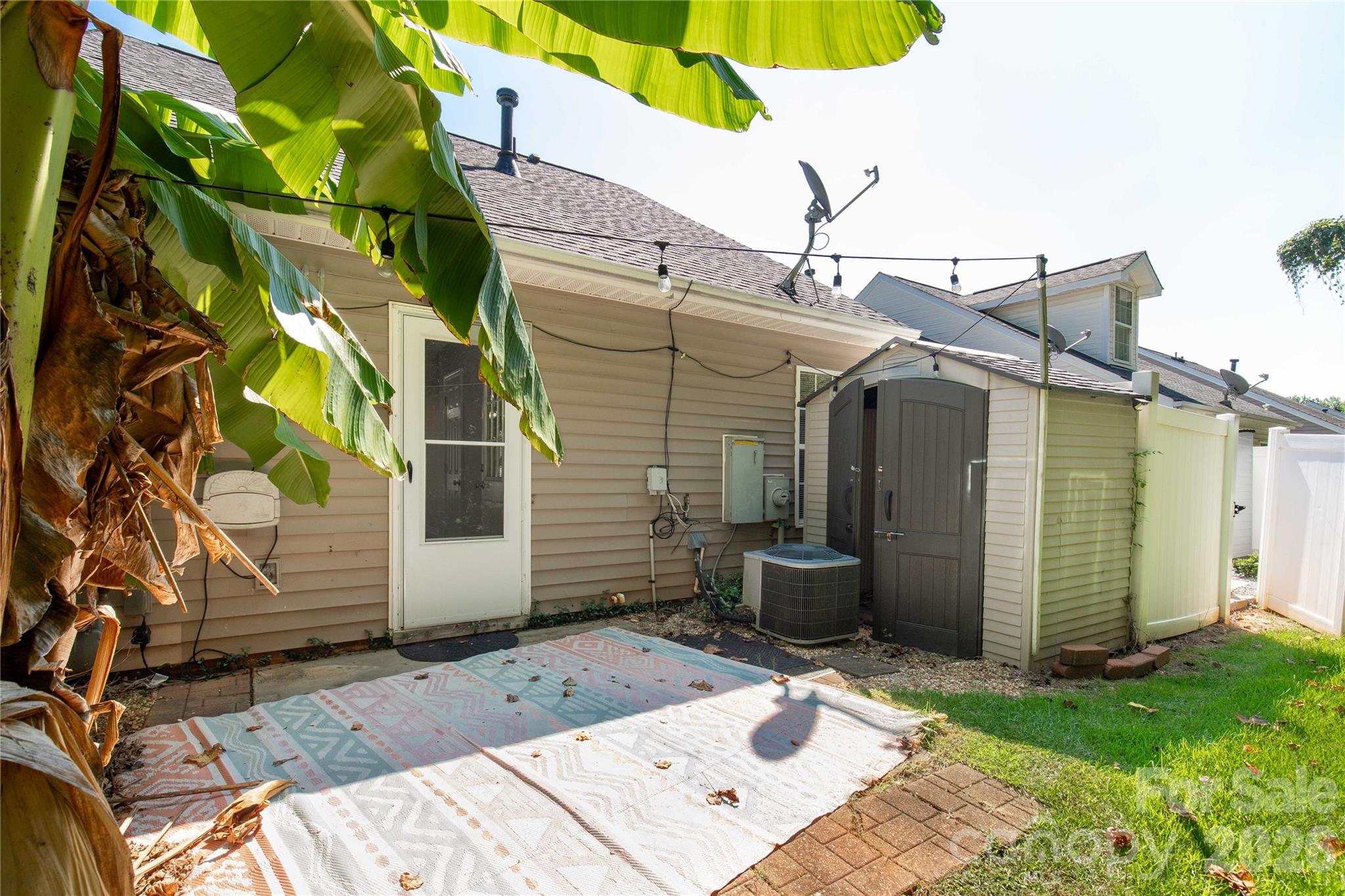 952 Olde Towne Way Property Photo 8