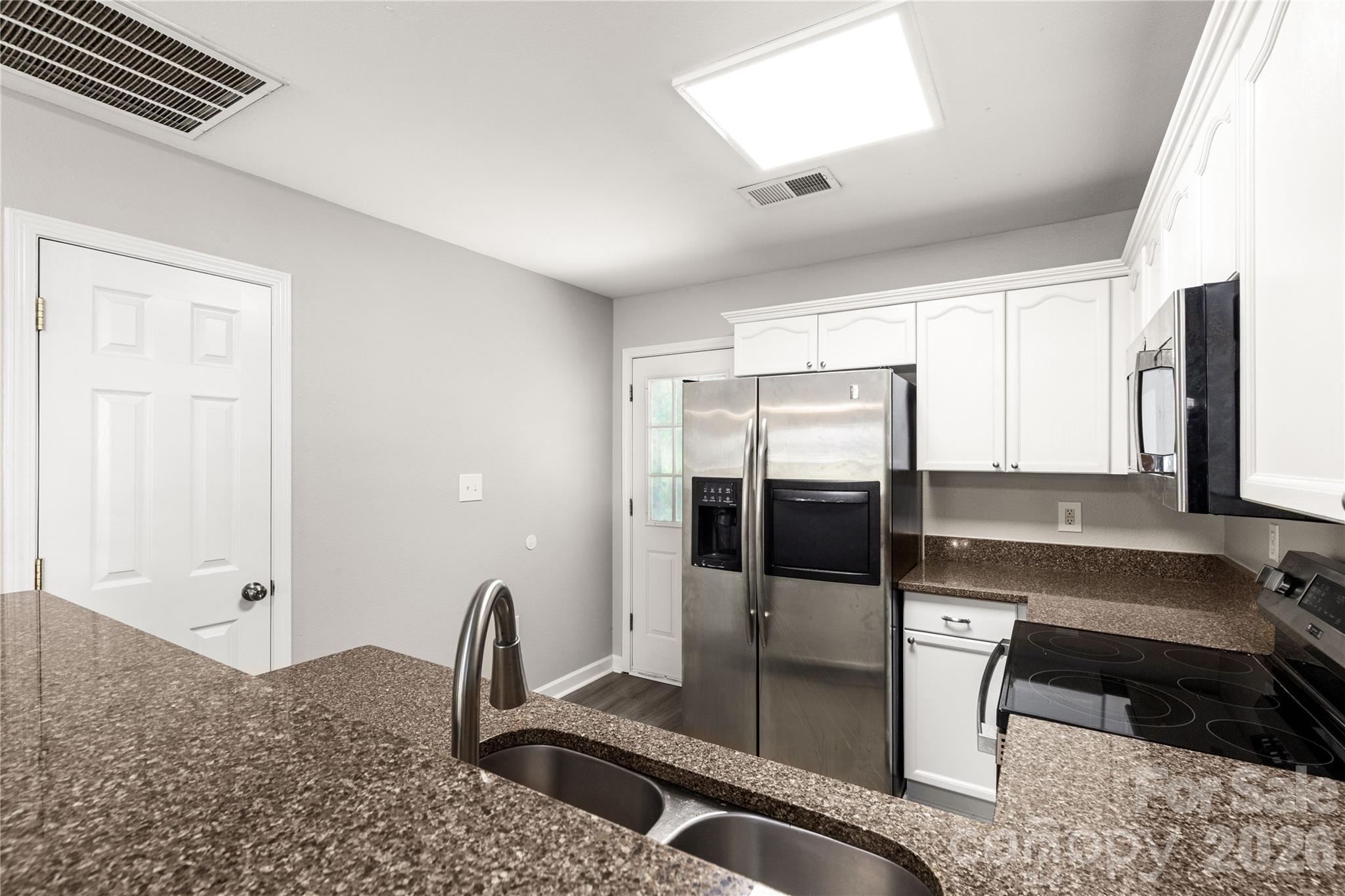 952 Olde Towne Way Property Photo 14