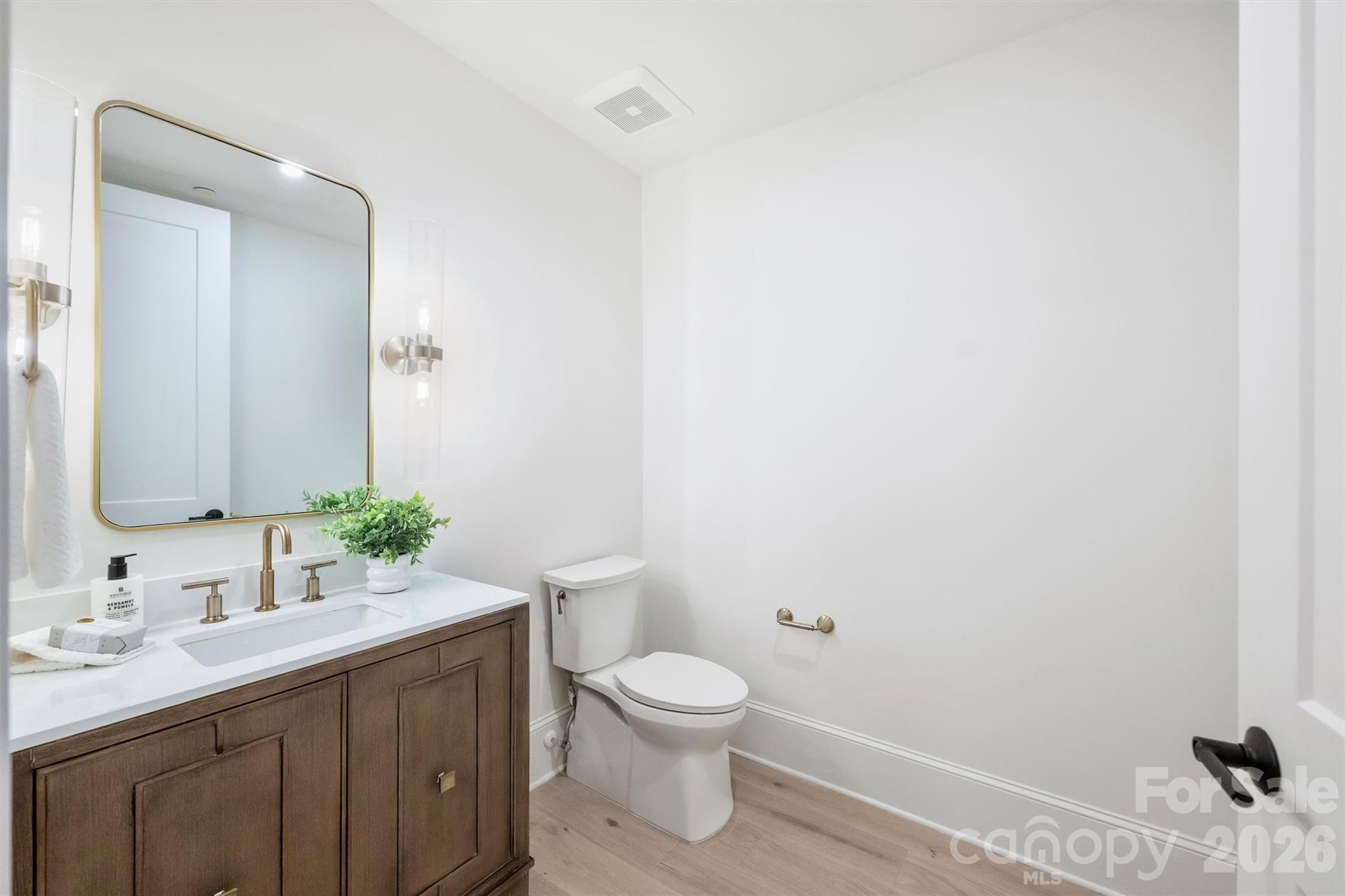 409 Queens Road 301 Property Photo 46