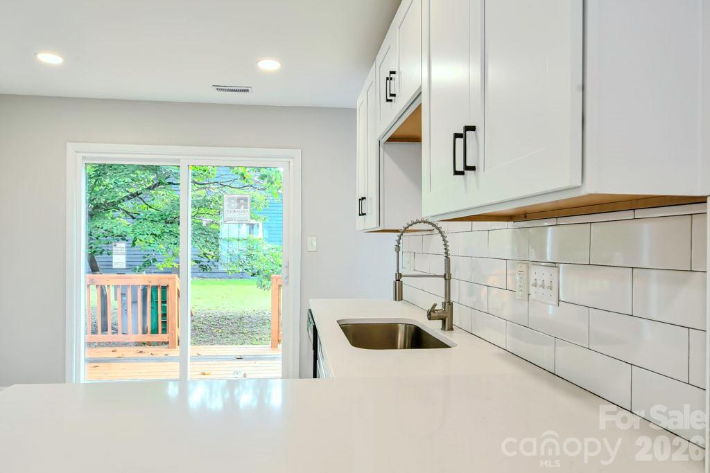 6020 Running Deer Road Property Photo 6