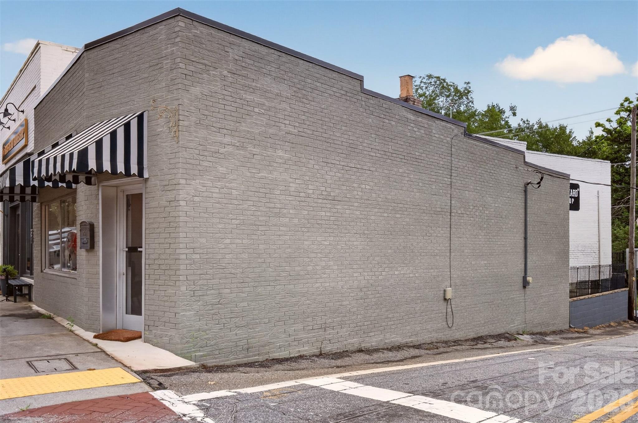 200 E Rutherford Street Property Photo 4