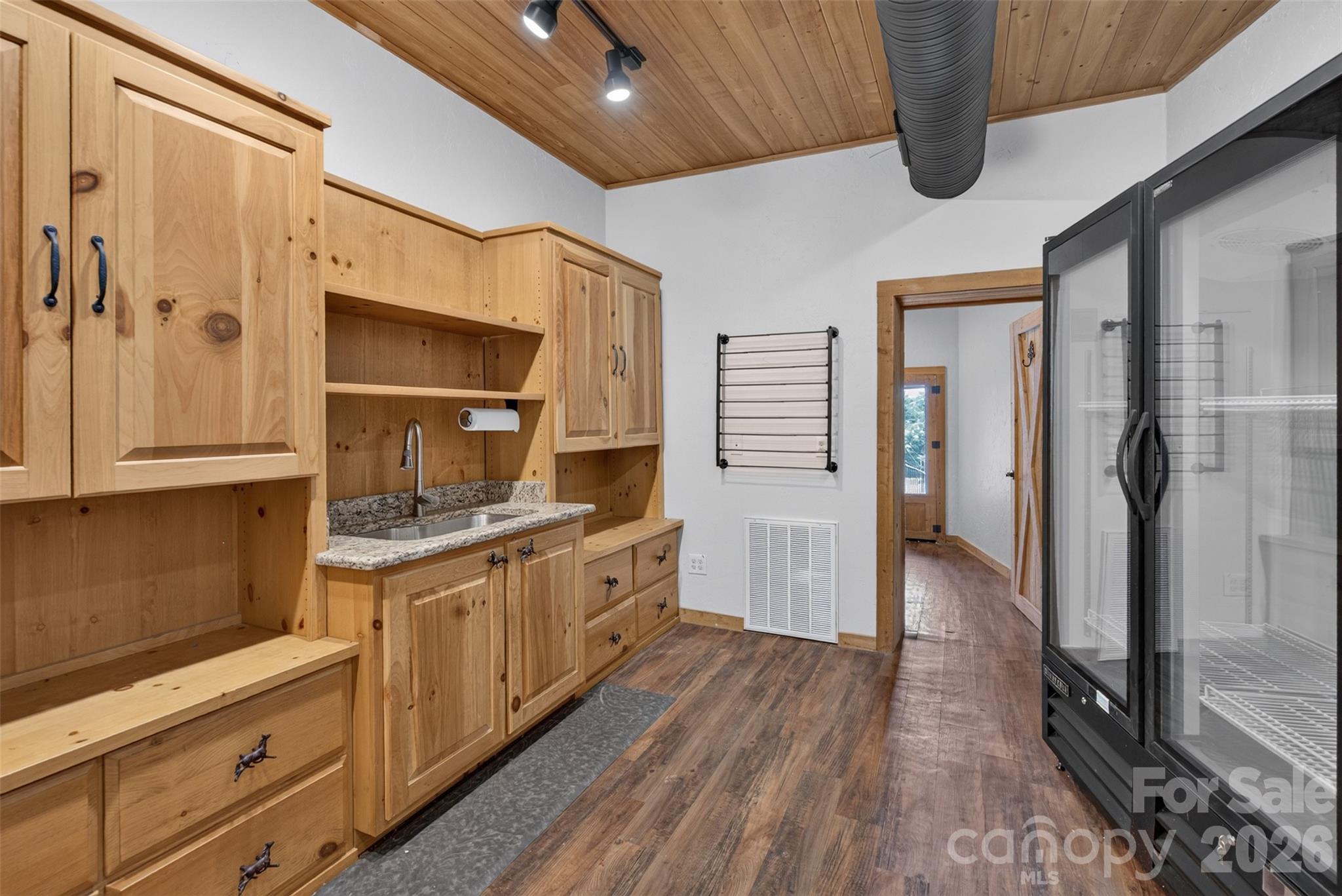 200 E Rutherford Street Property Photo 33