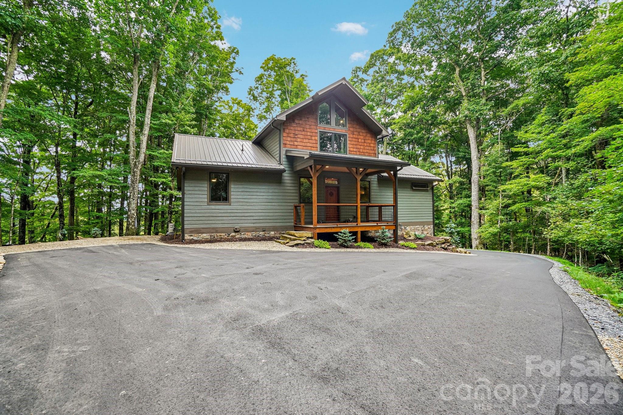 1067 English Ridge Drive Property Photo 7