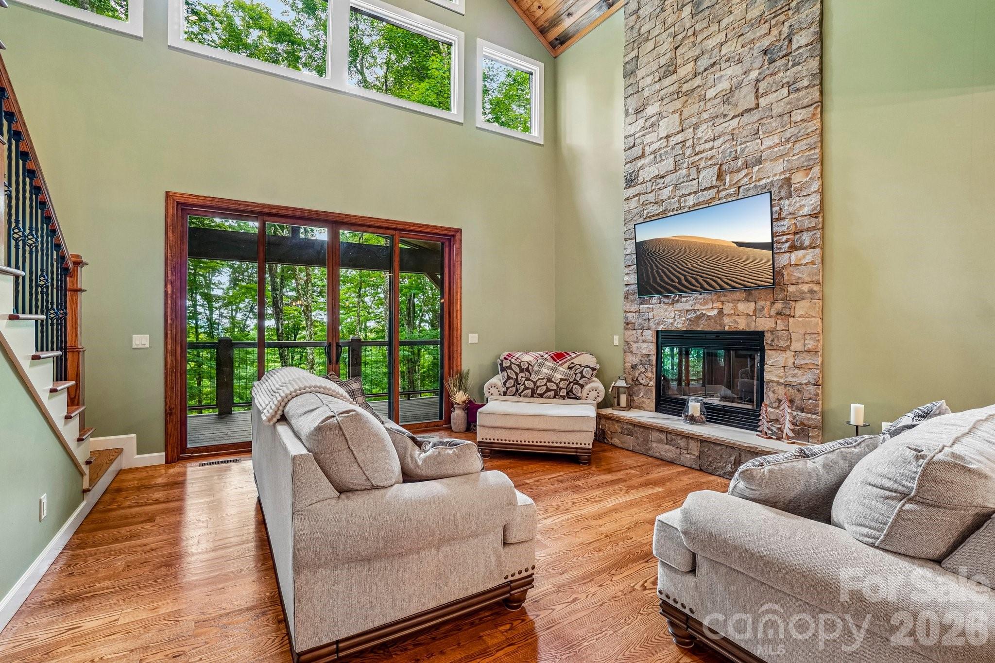 1067 English Ridge Drive Property Photo 10