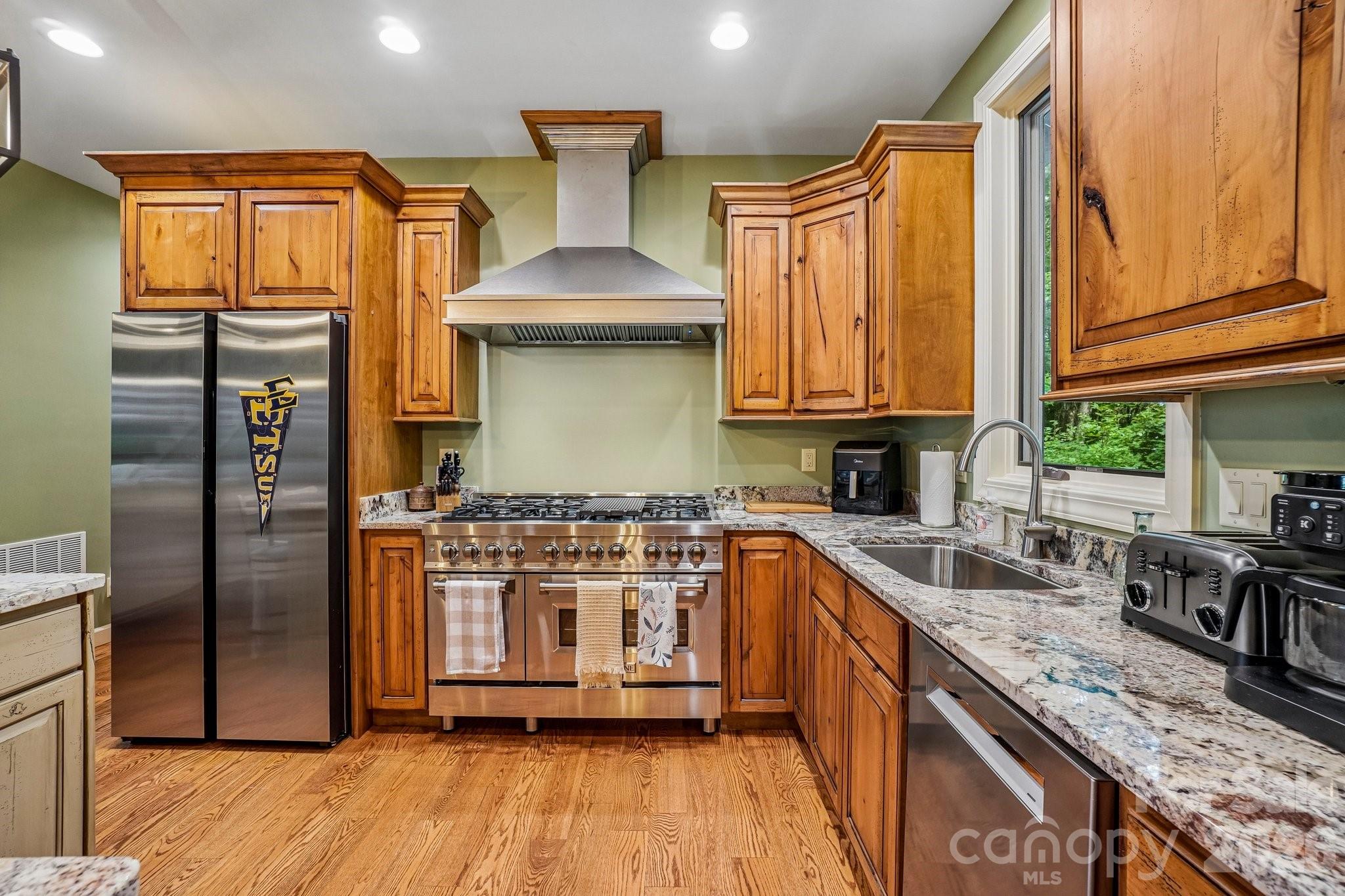 1067 English Ridge Drive Property Photo 15