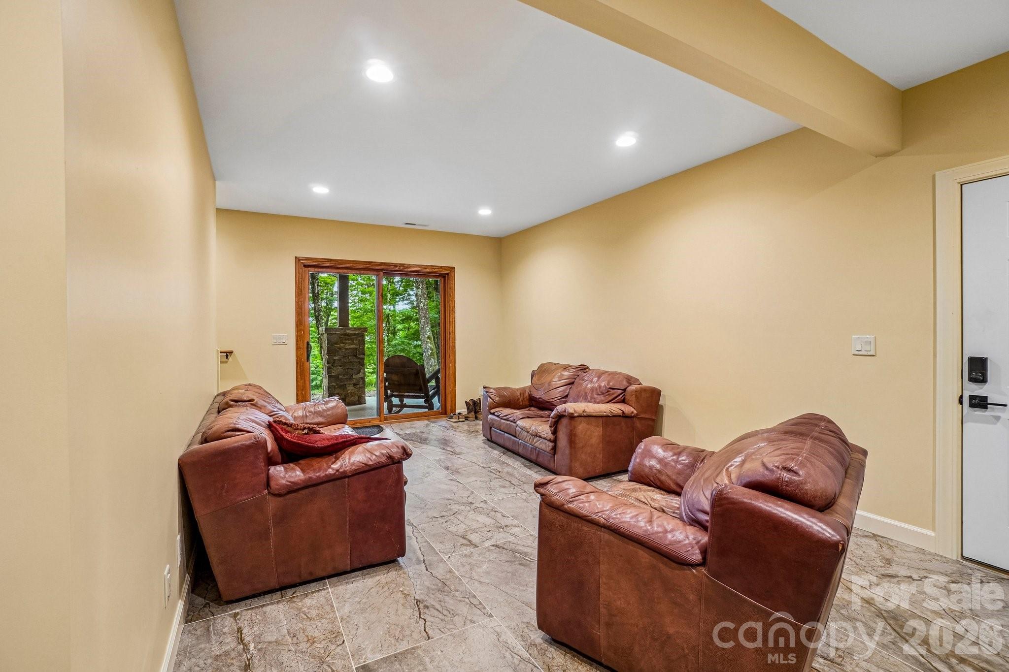 1067 English Ridge Drive Property Photo 38