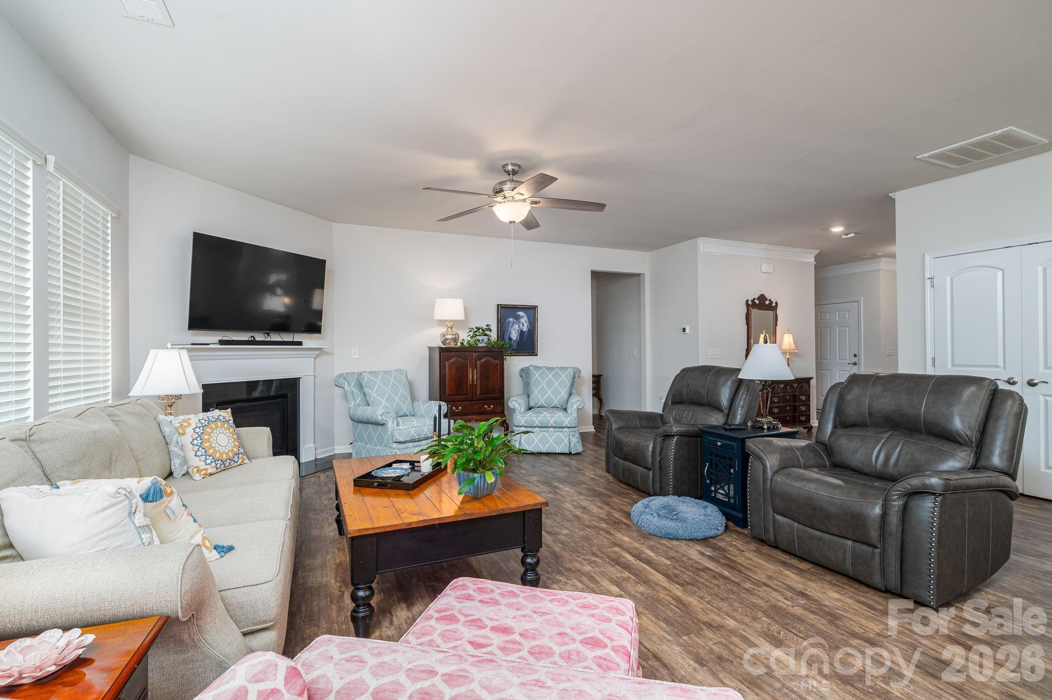 368 Picasso Trail Property Photo 8