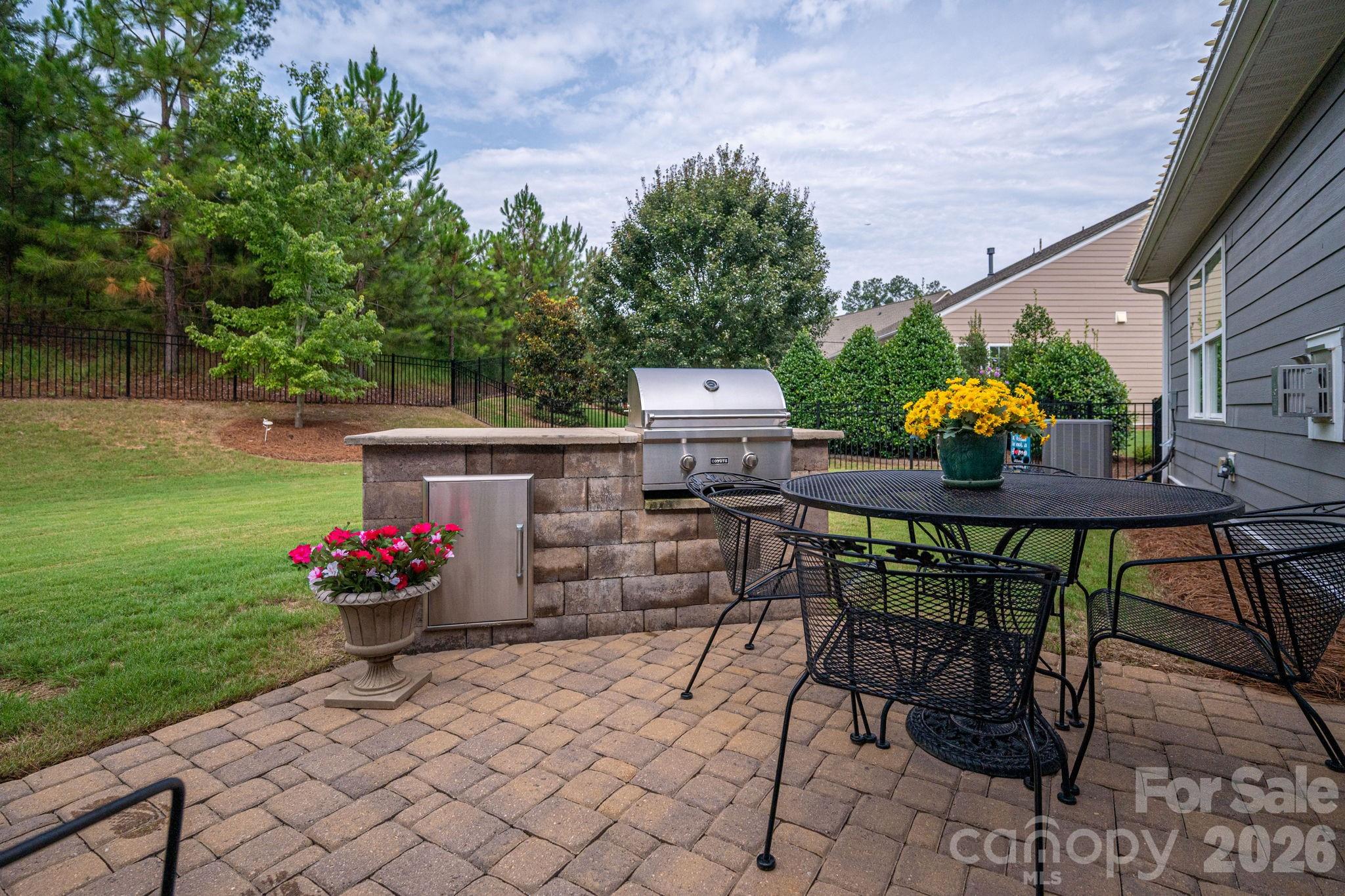 368 Picasso Trail Property Photo 33