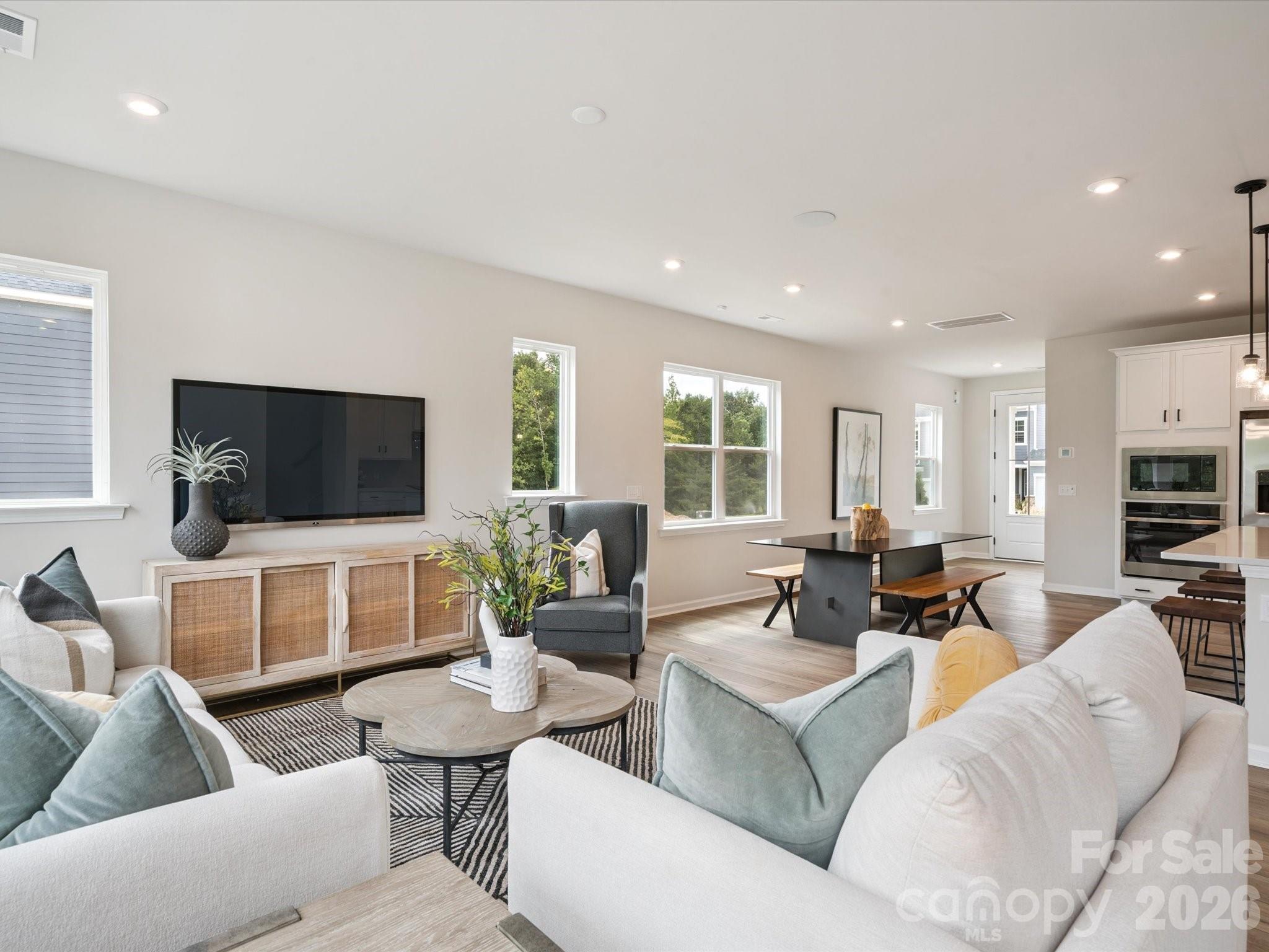 715 Bowery Place Property Photo 13