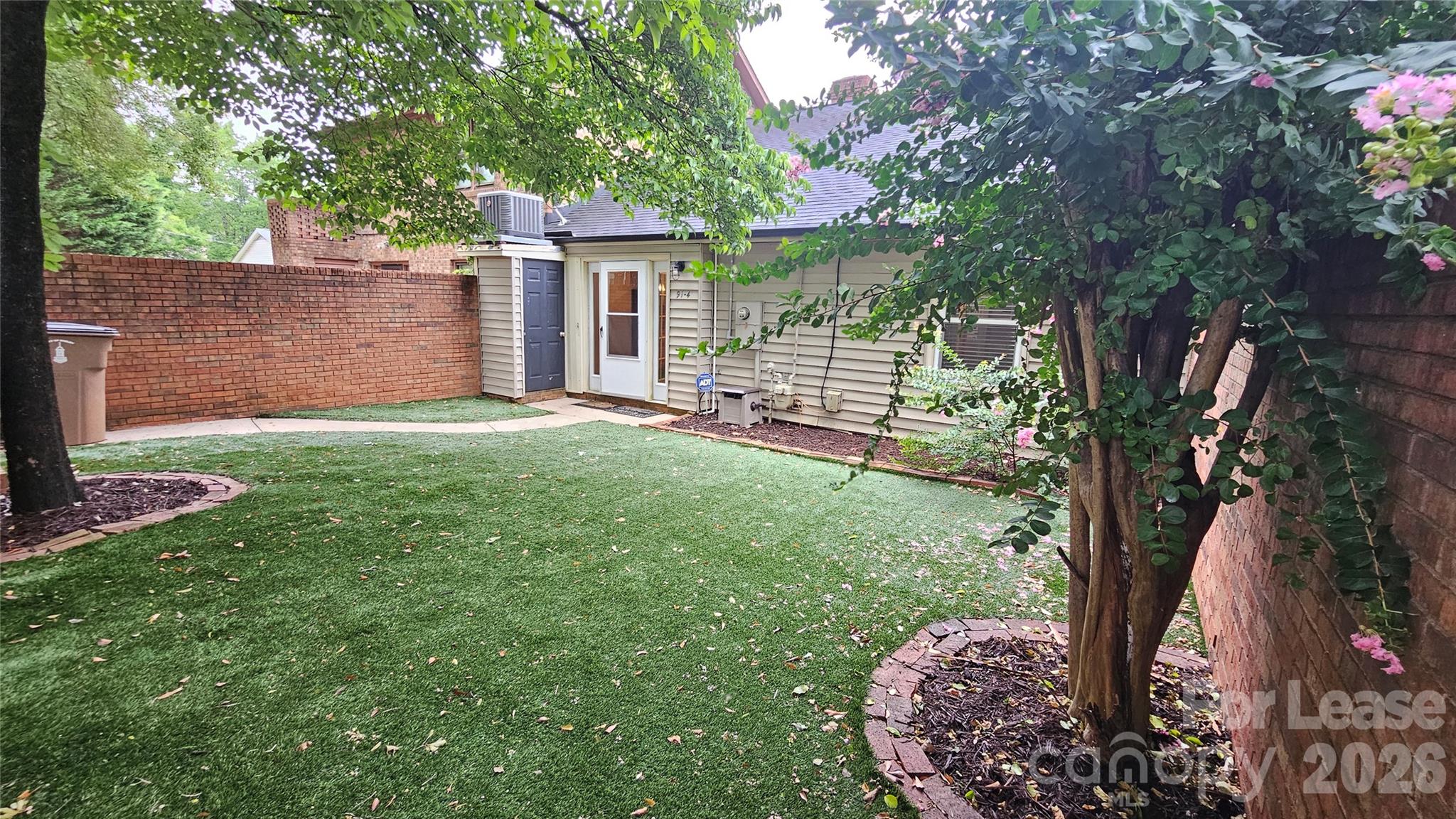 91 Edgemont Avenue 4 Property Photo 28