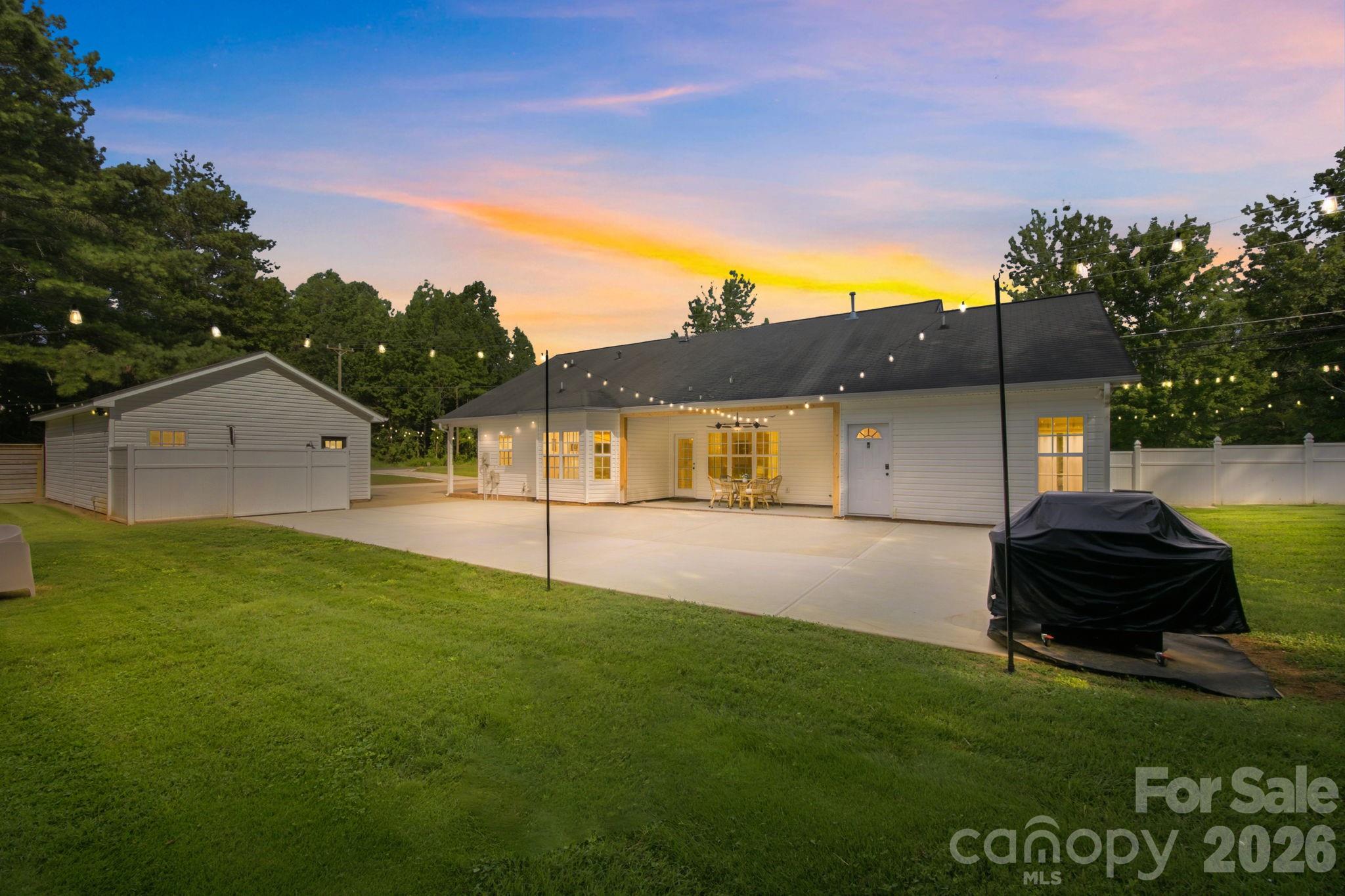 9552 Brief Road Property Photo 2