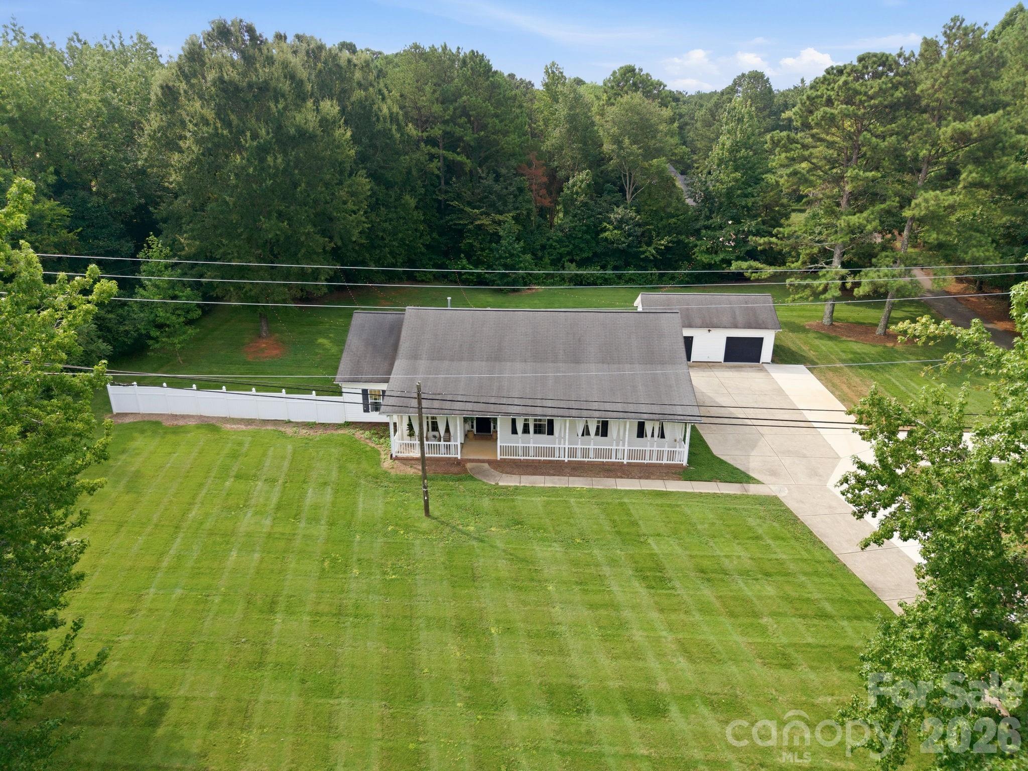 9552 Brief Road Property Photo 4