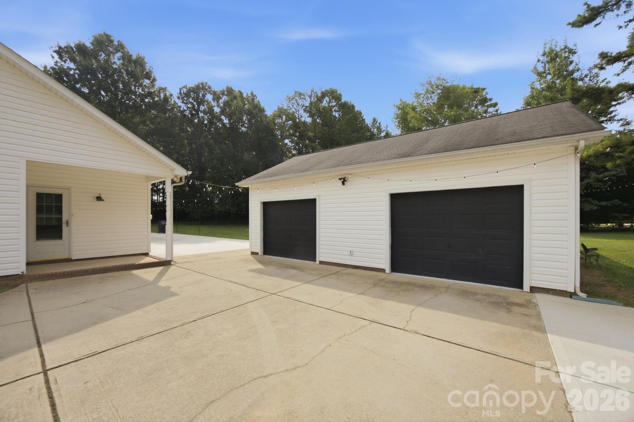9552 Brief Road Property Photo 11