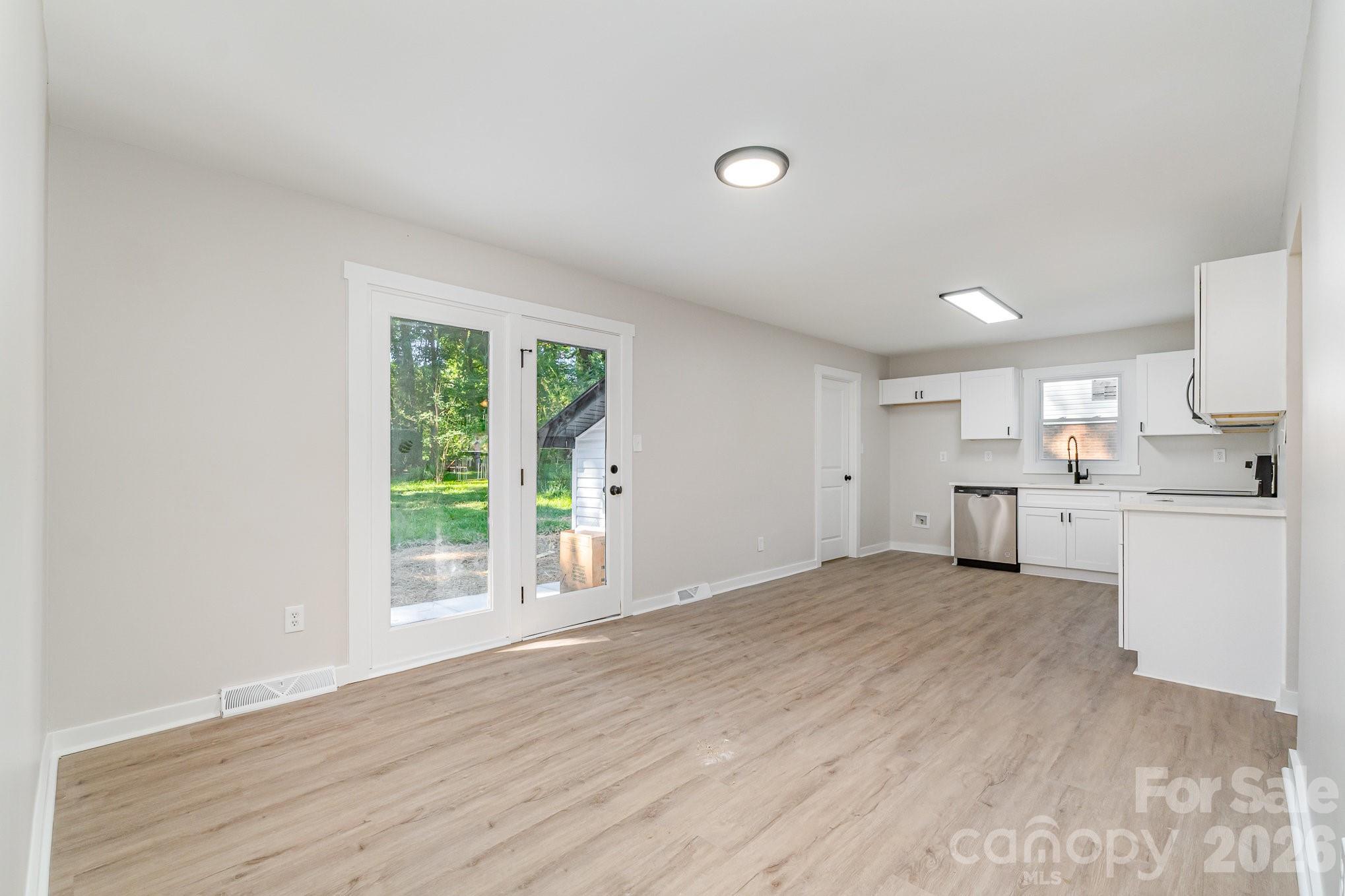 6557 Covecreek Drive Property Photo 8