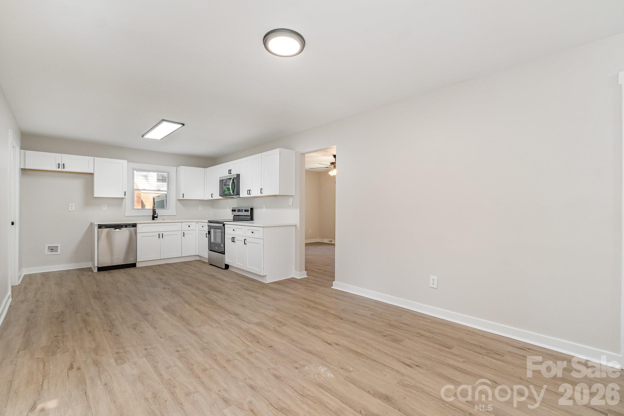 6557 Covecreek Drive Property Photo 9