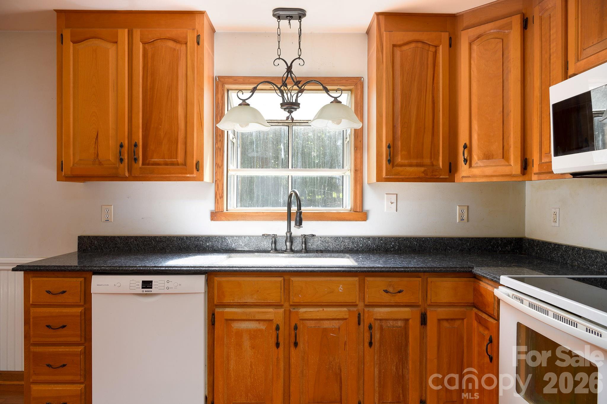 540 Waters Road Property Photo 6