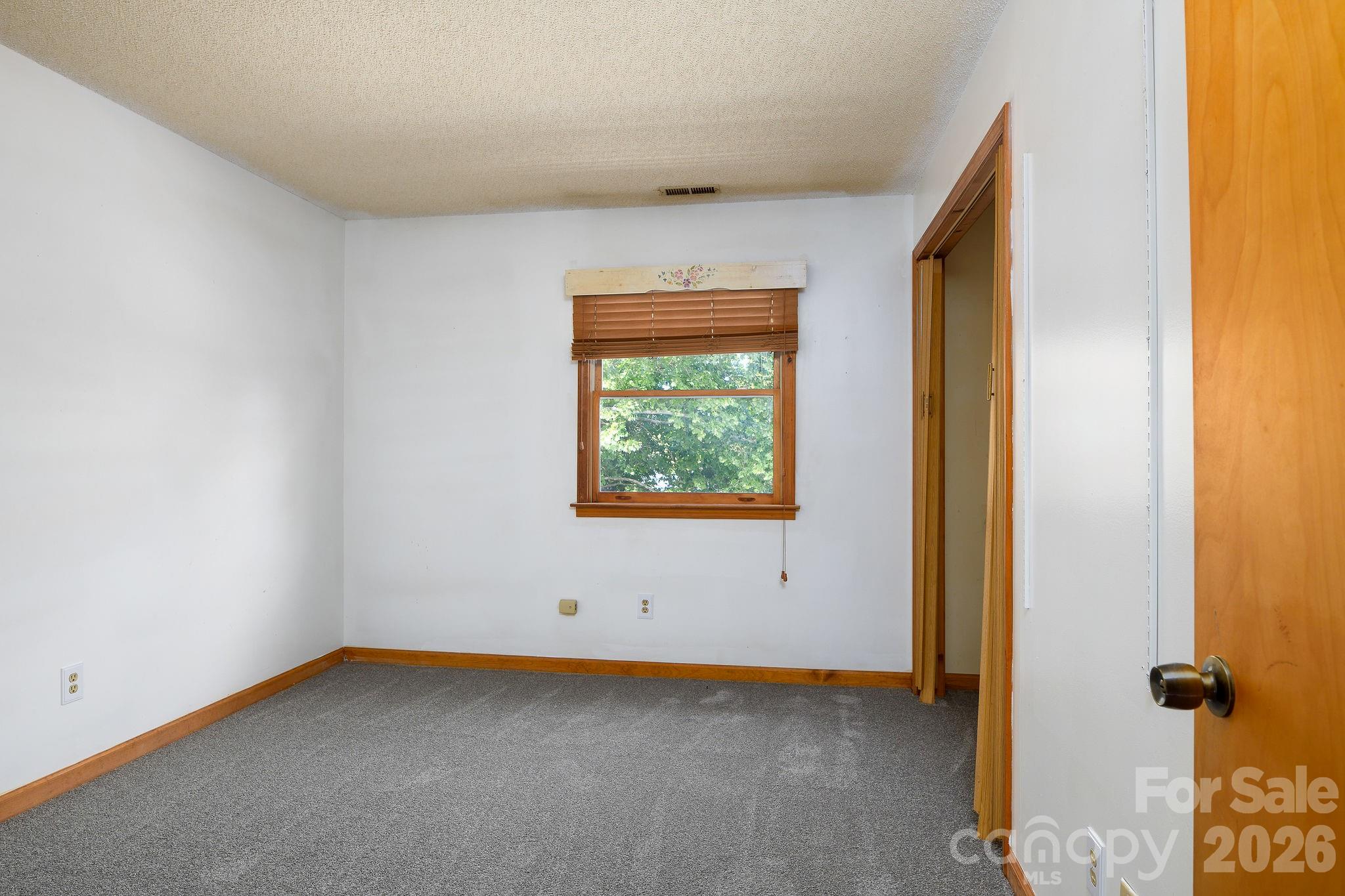 540 Waters Road Property Photo 32