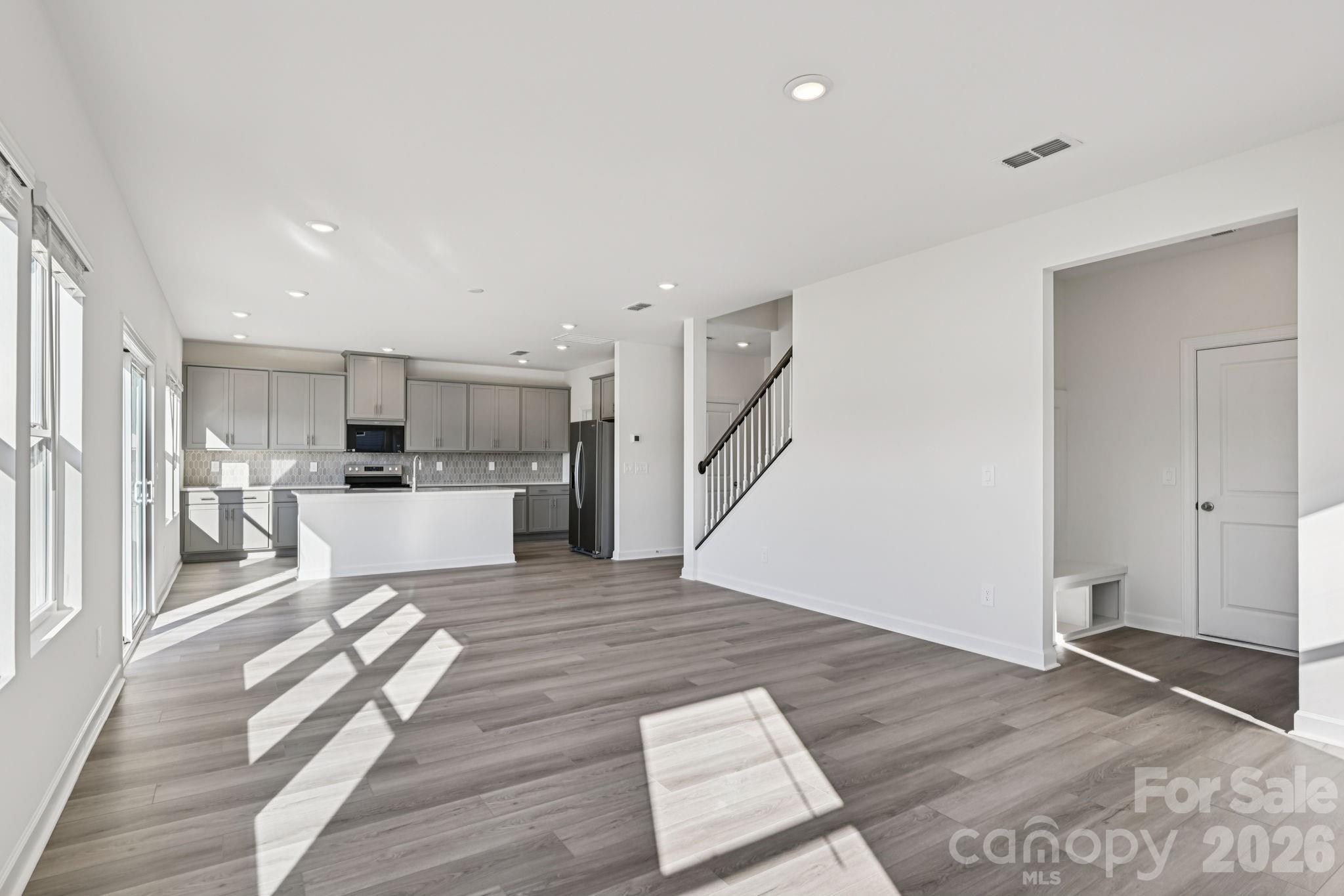 2434 Maxton Drive Property Photo 3