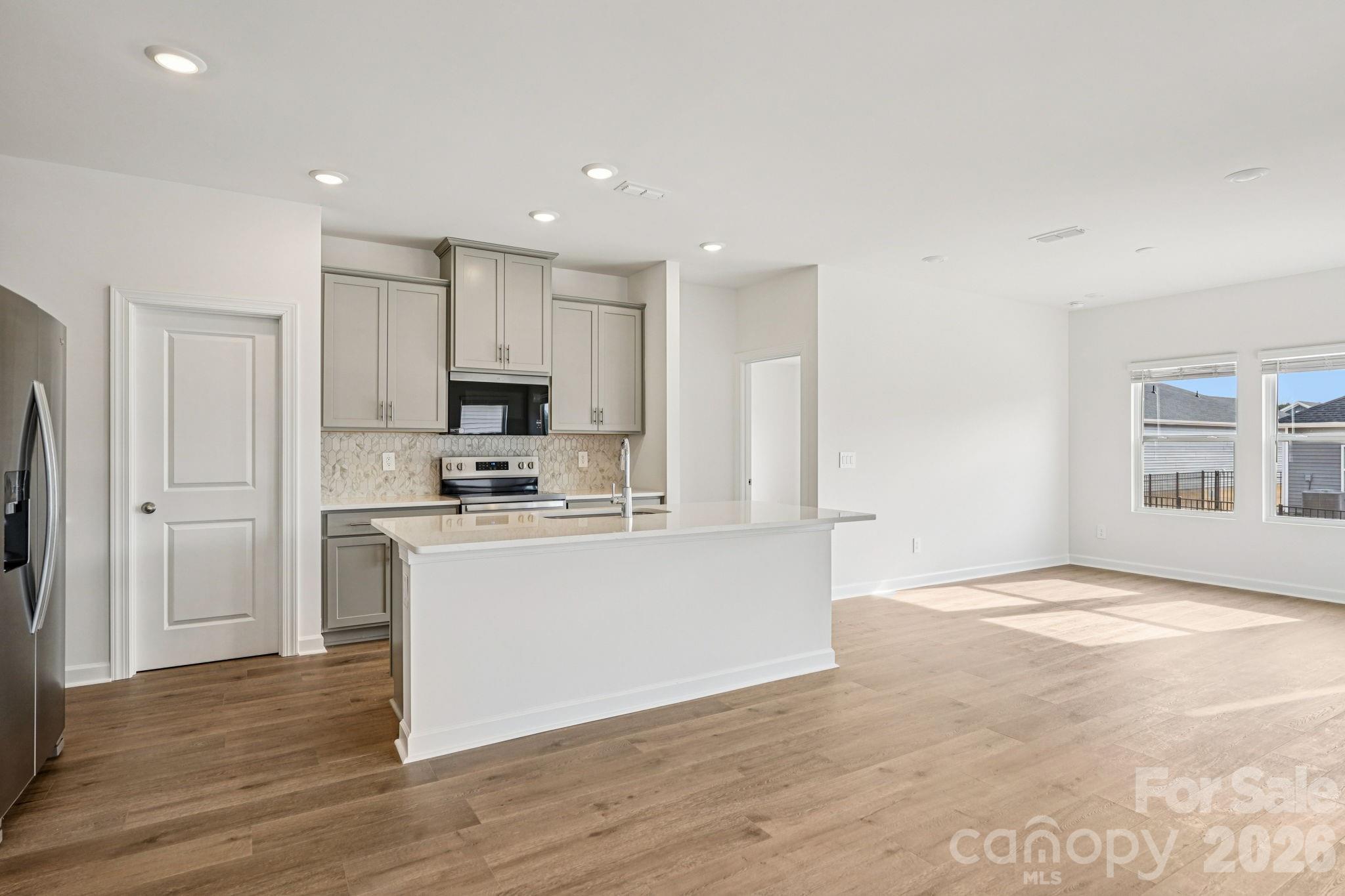 2424 Maxton Drive Property Photo 6