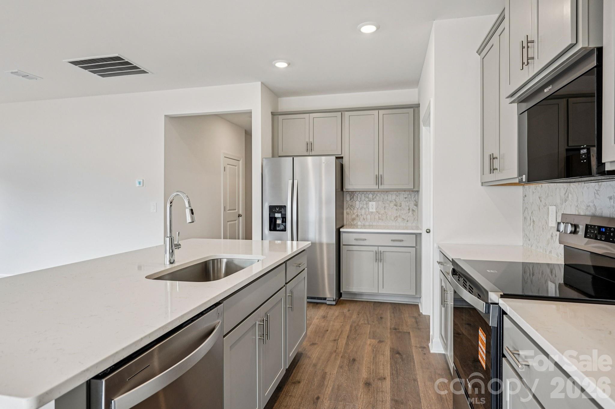2424 Maxton Drive Property Photo 8