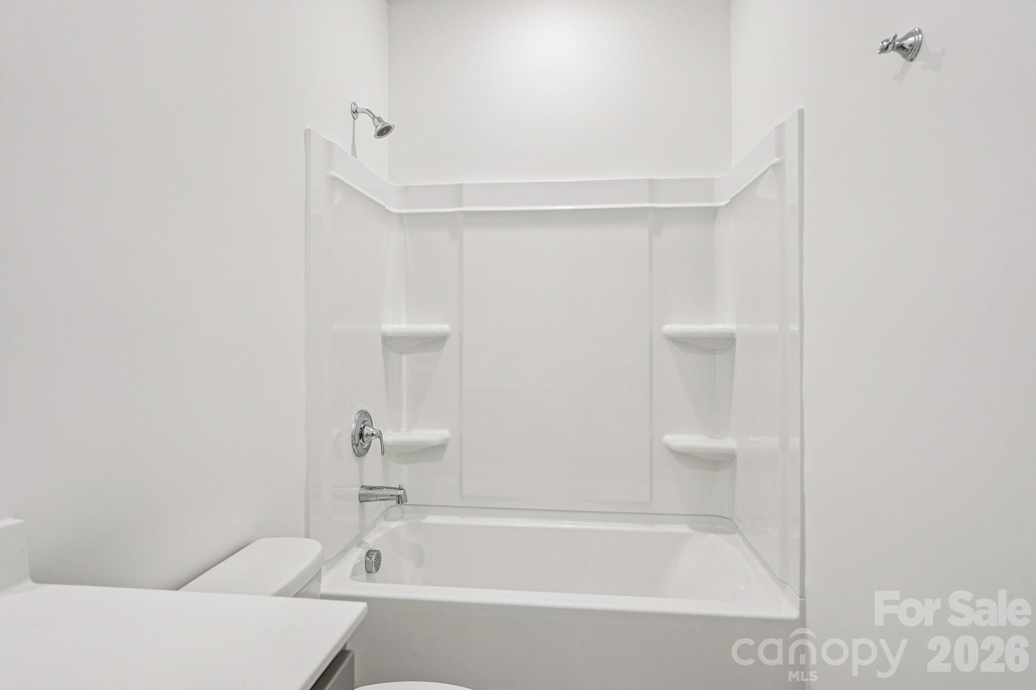 2424 Maxton Drive Property Photo 12