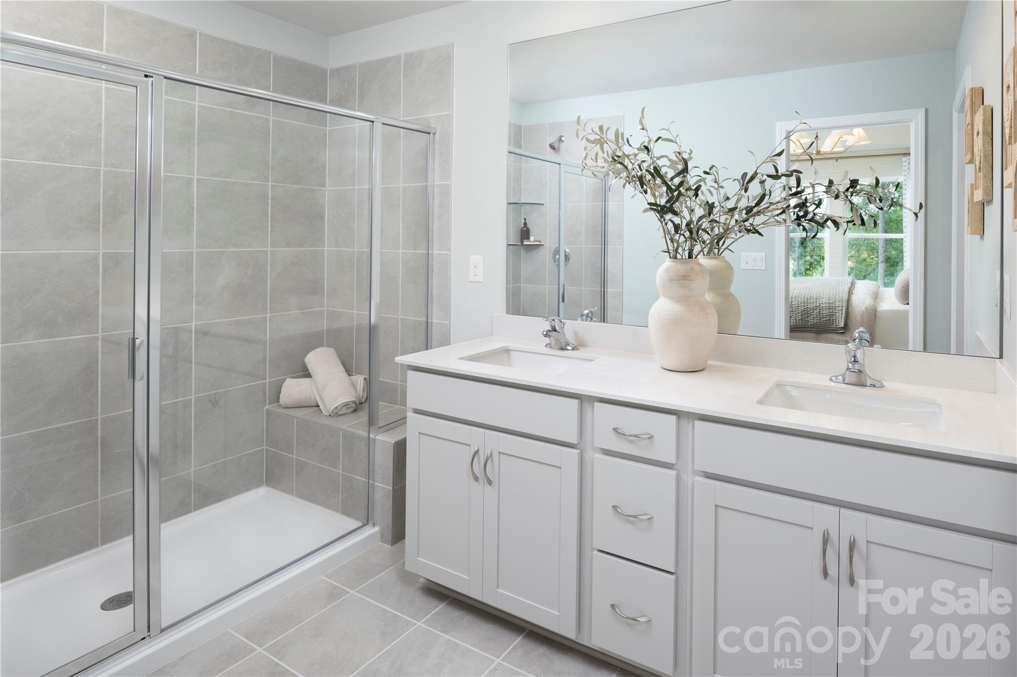 1305 Vibrant Road Property Photo 4