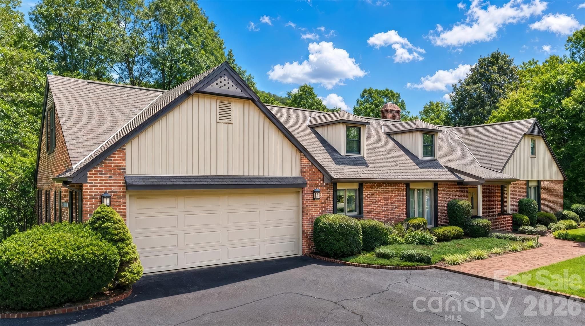 417 Stonecroft Drive Property Photo 1