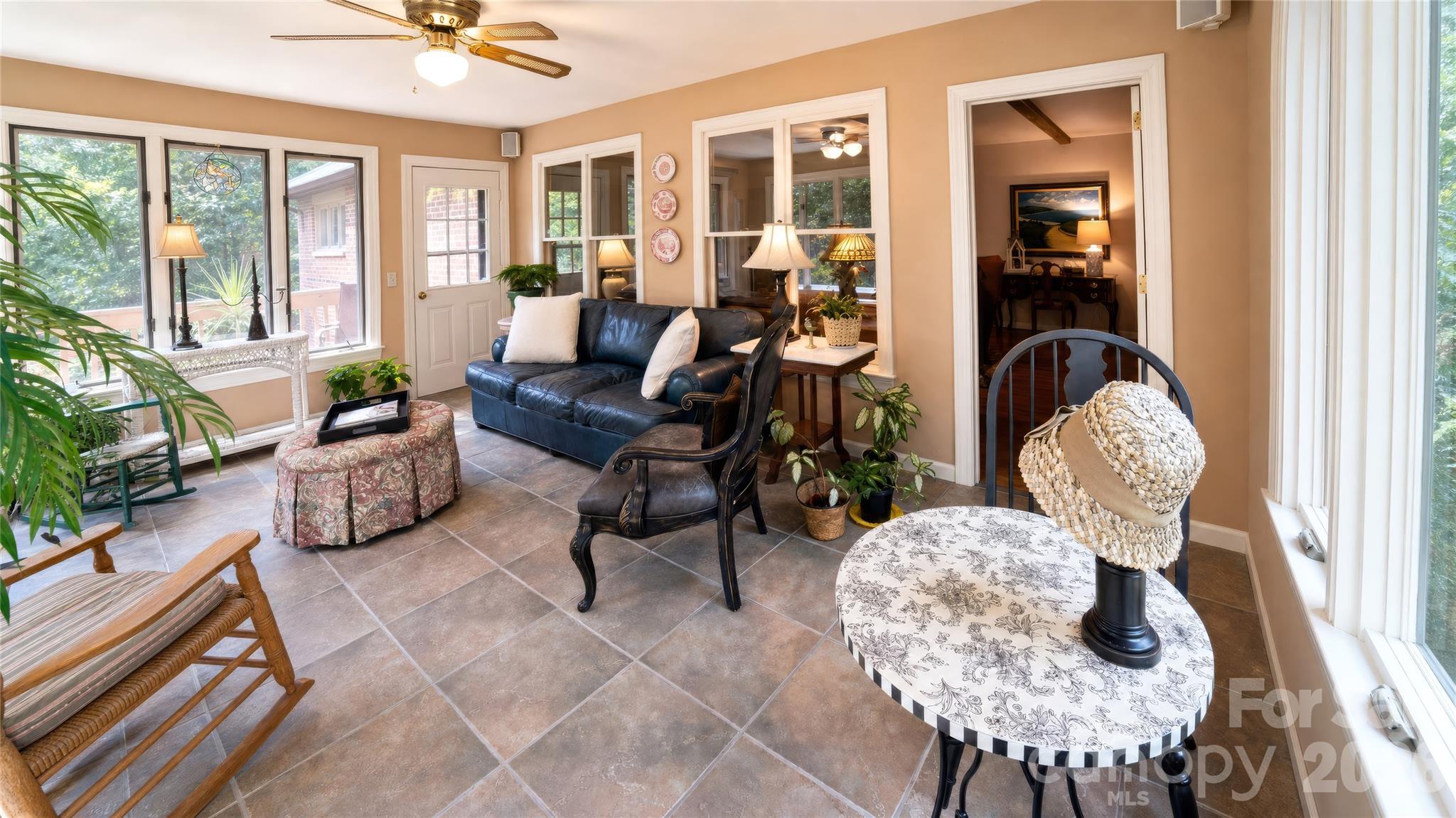 417 Stonecroft Drive Property Photo 8
