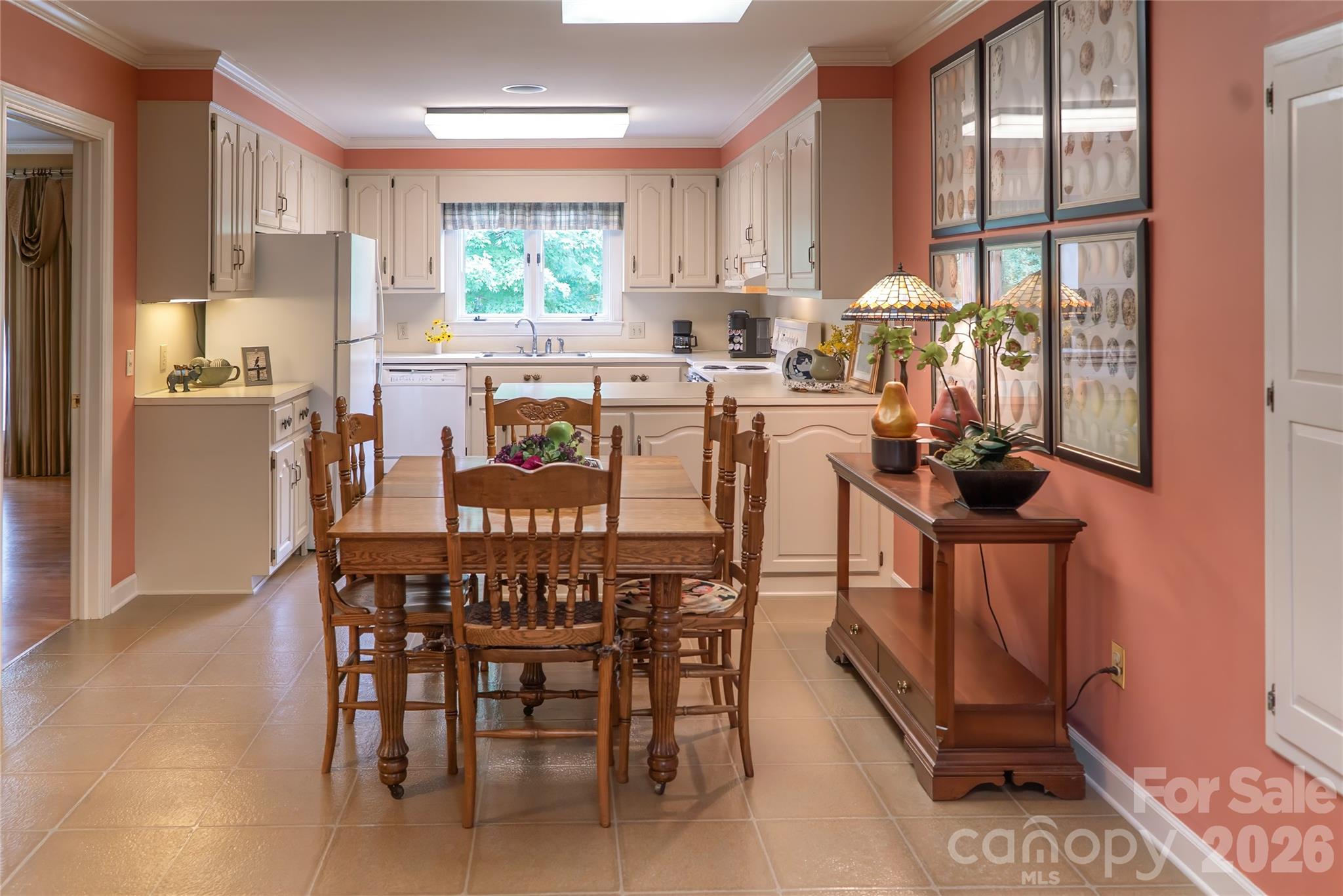 417 Stonecroft Drive Property Photo 10