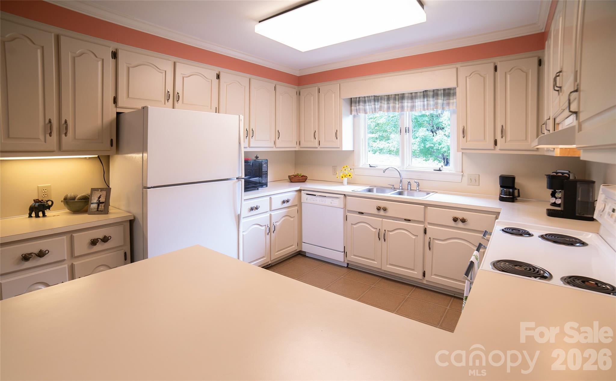 417 Stonecroft Drive Property Photo 11