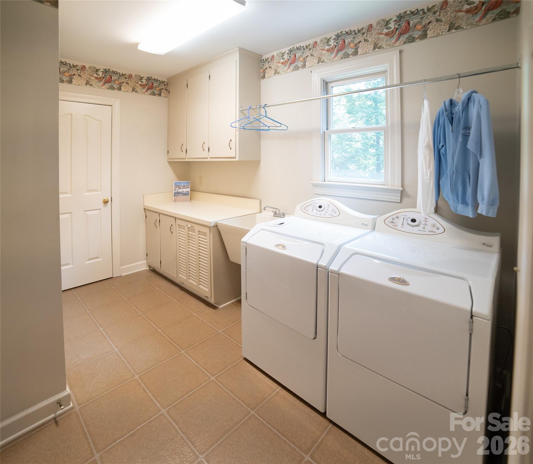 417 Stonecroft Drive Property Photo 17
