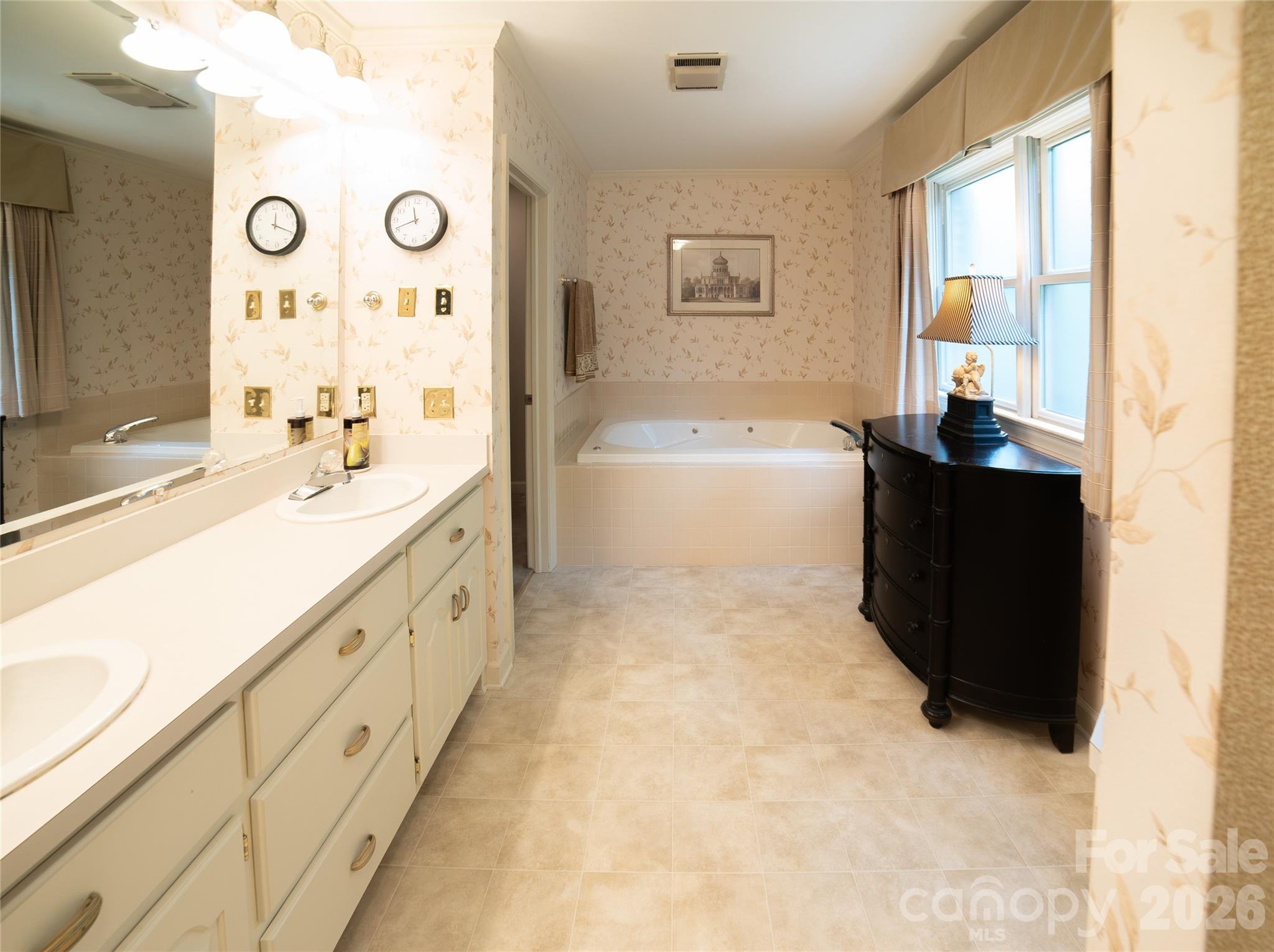 417 Stonecroft Drive Property Photo 19