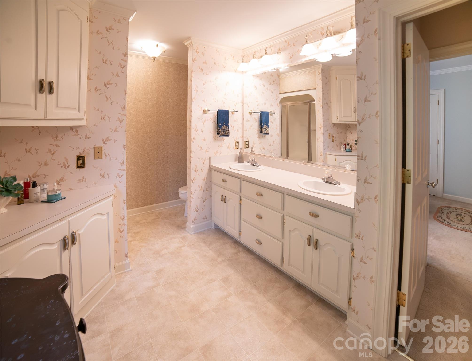 417 Stonecroft Drive Property Photo 20