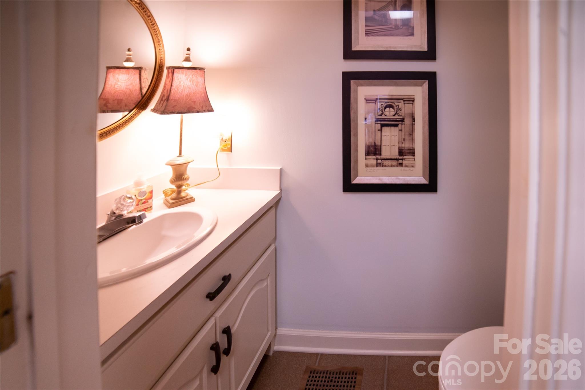 417 Stonecroft Drive Property Photo 23