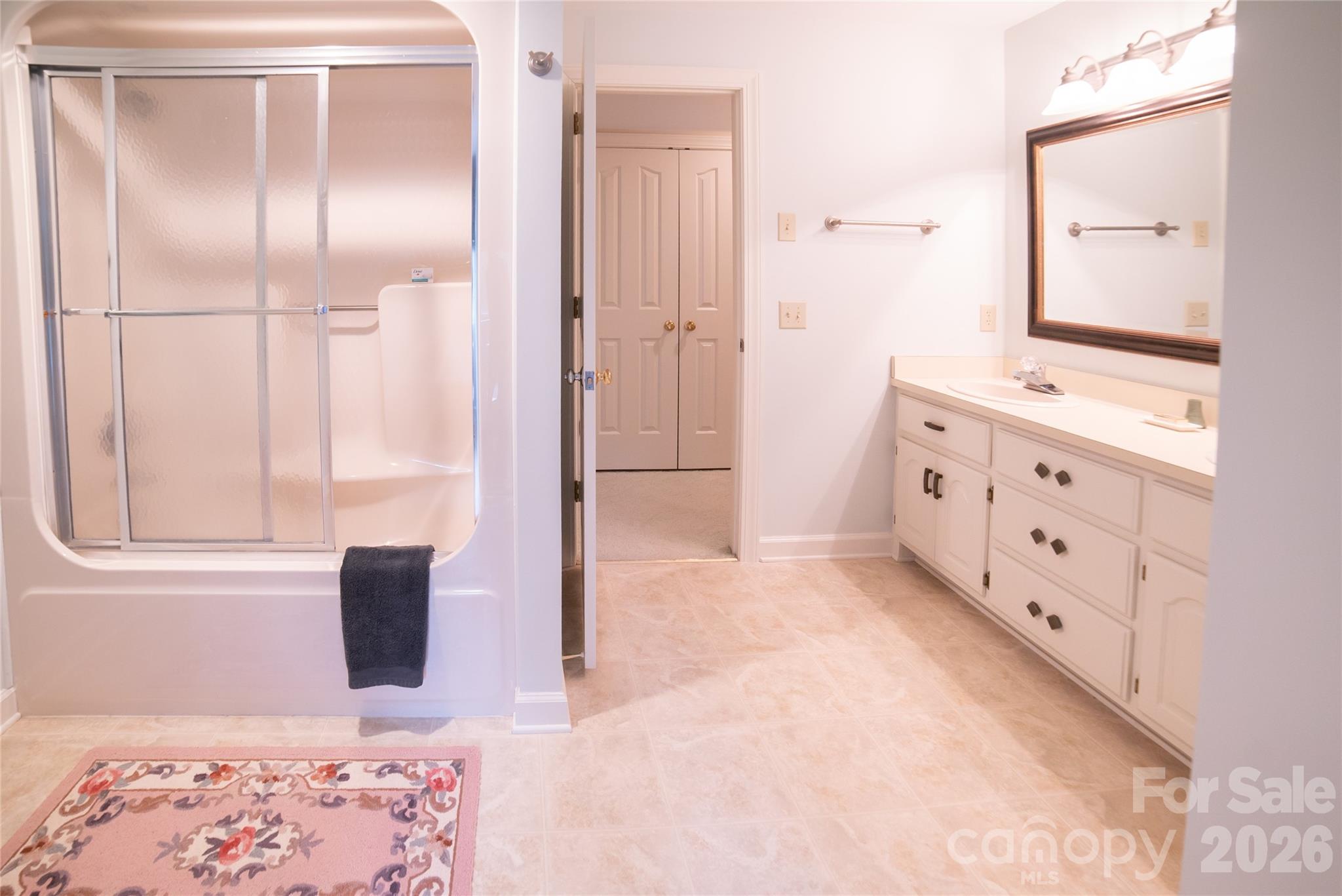 417 Stonecroft Drive Property Photo 28