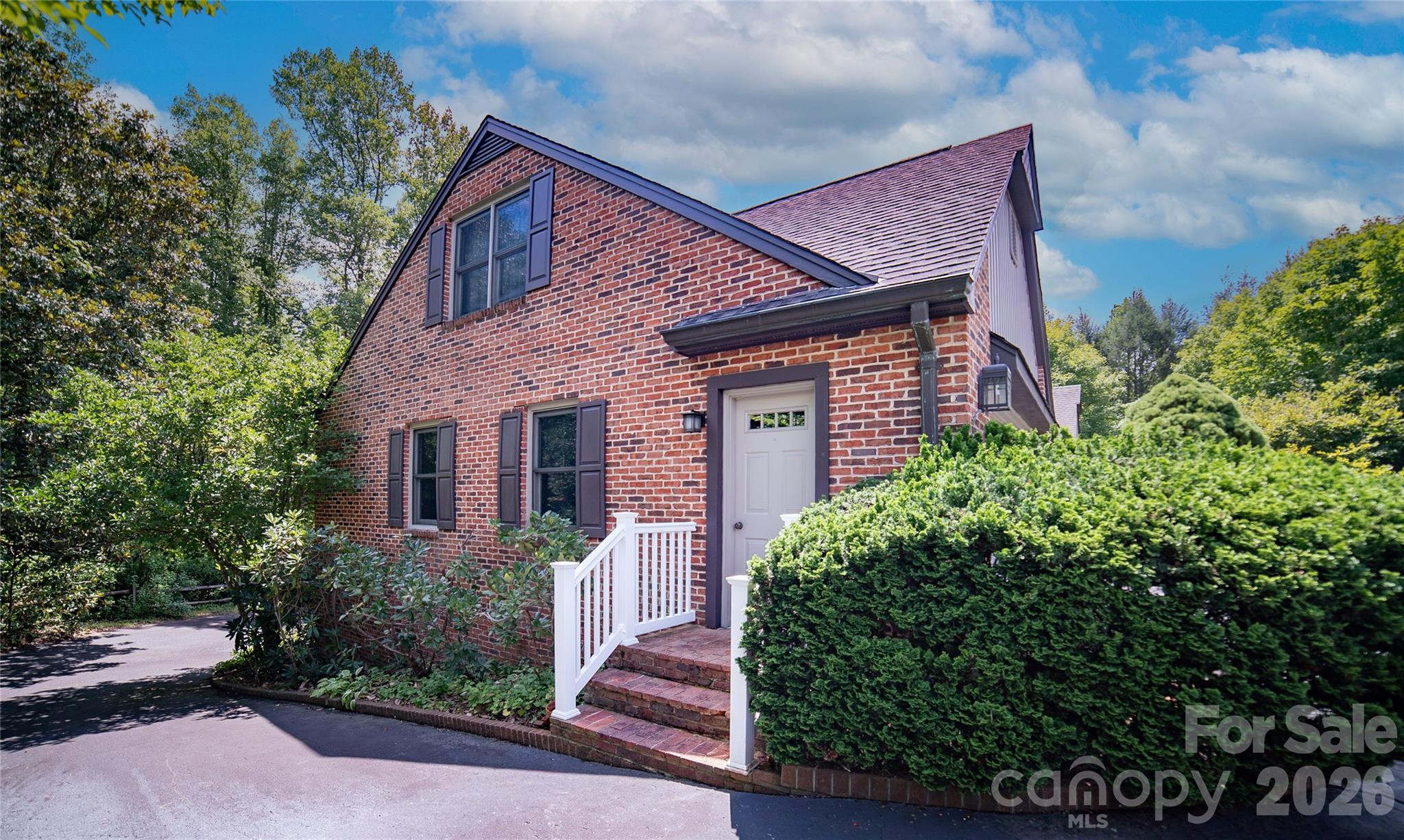 417 Stonecroft Drive Property Photo 40