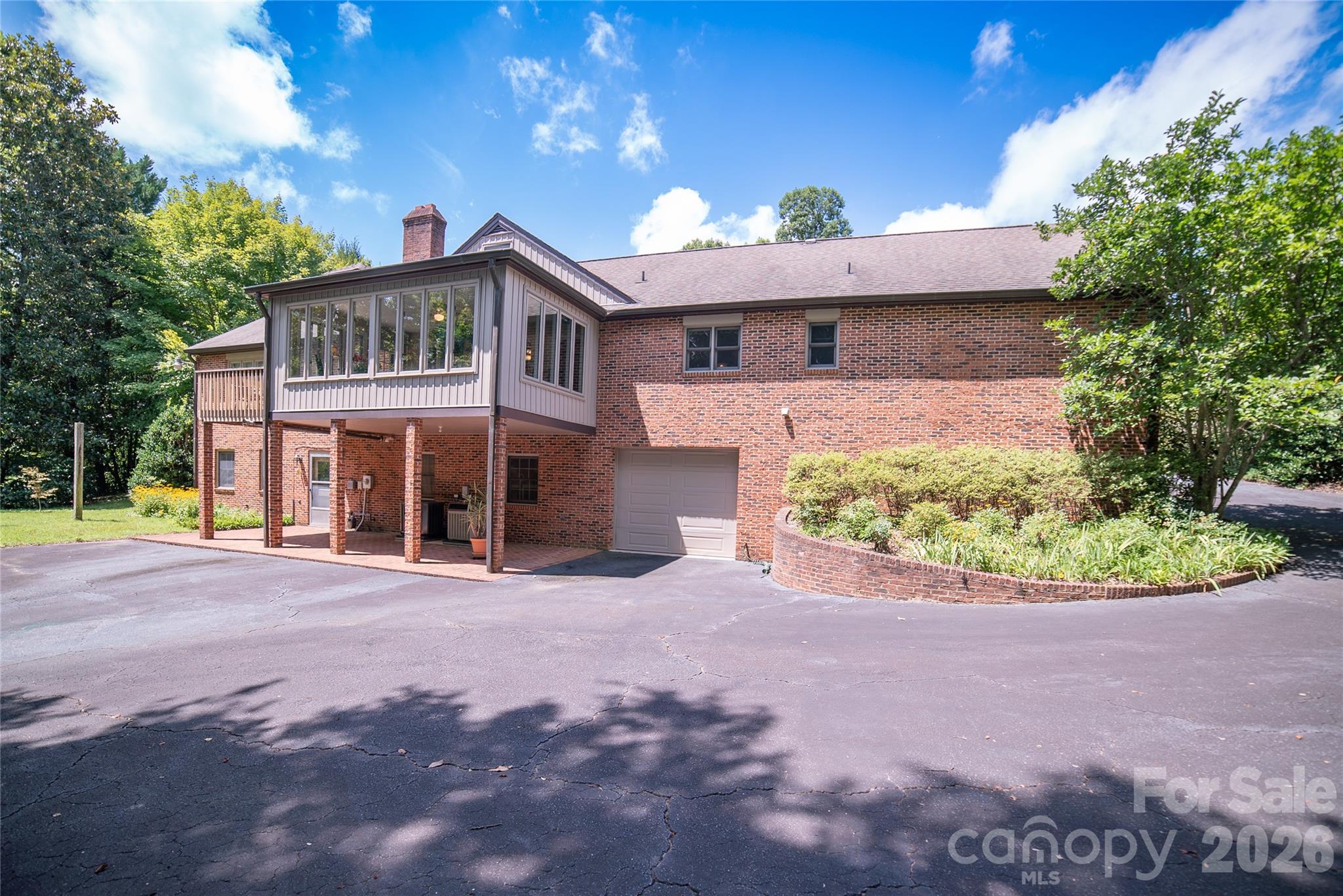 417 Stonecroft Drive Property Photo 41
