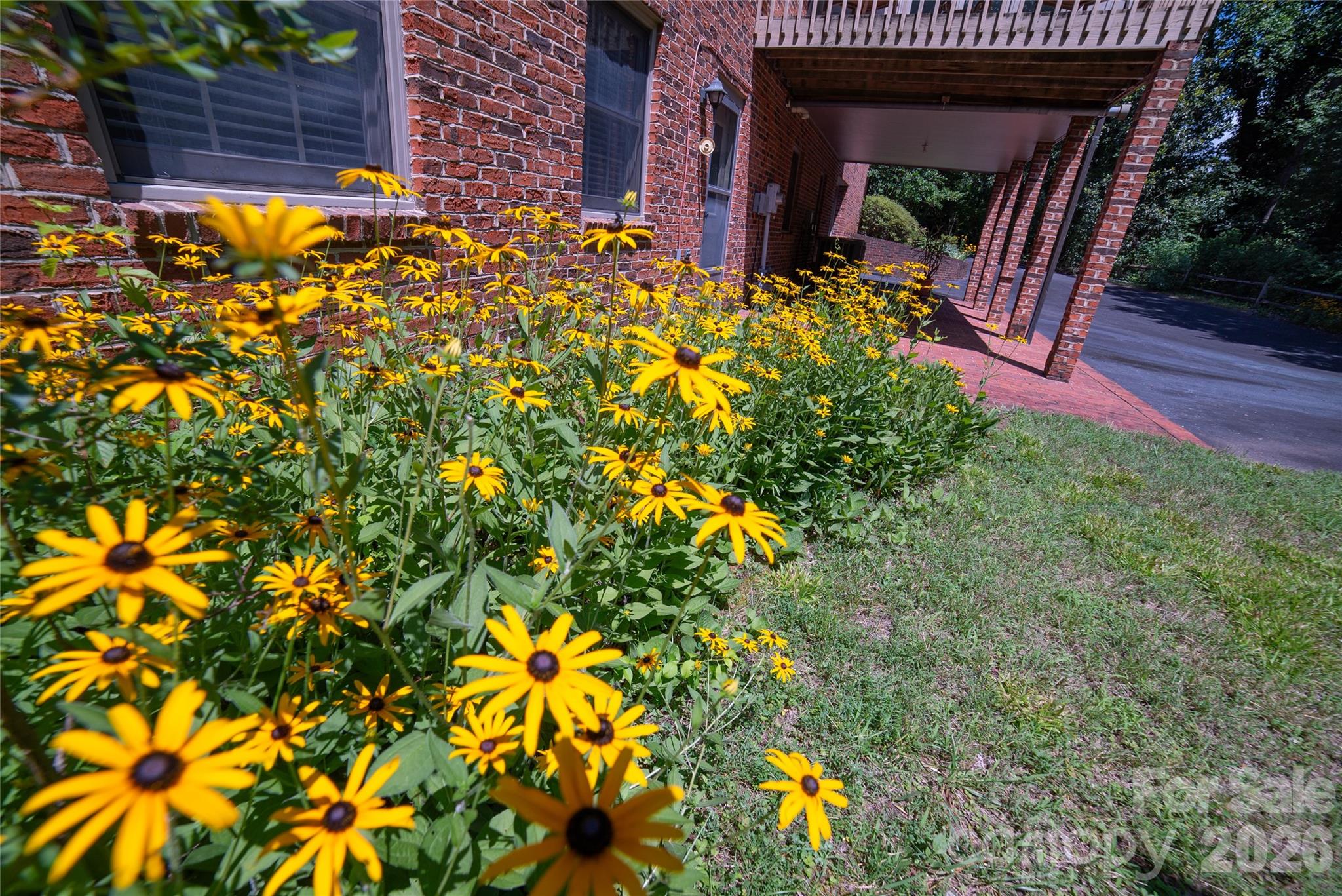 417 Stonecroft Drive Property Photo 42