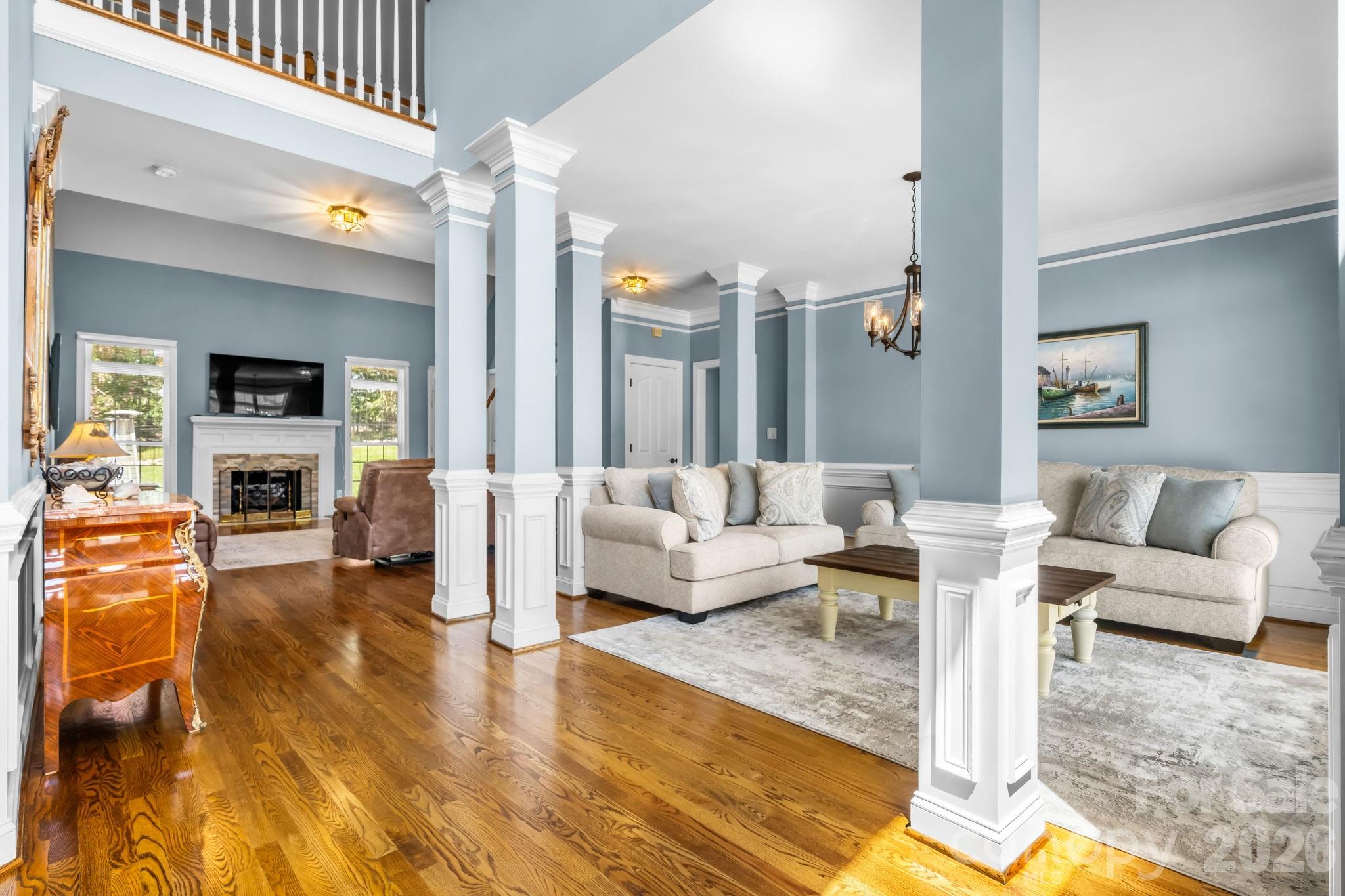 1025 N Shore Drive Property Photo 3