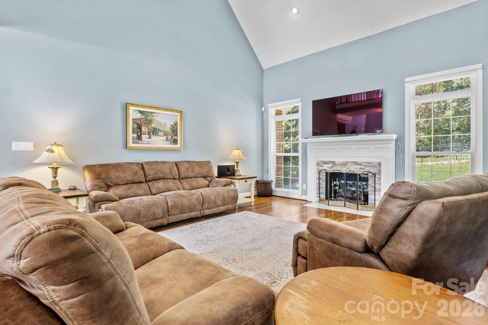1025 N Shore Drive Property Photo 6