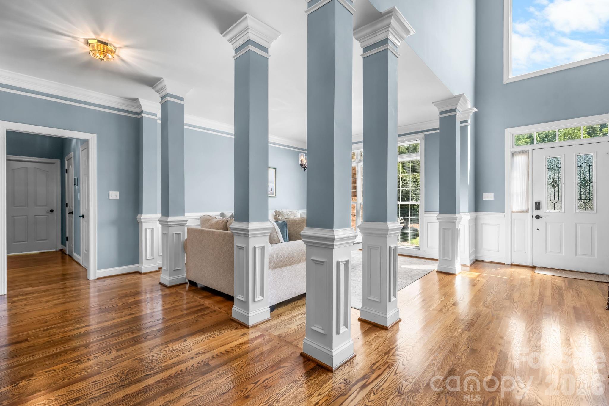 1025 N Shore Drive Property Photo 7