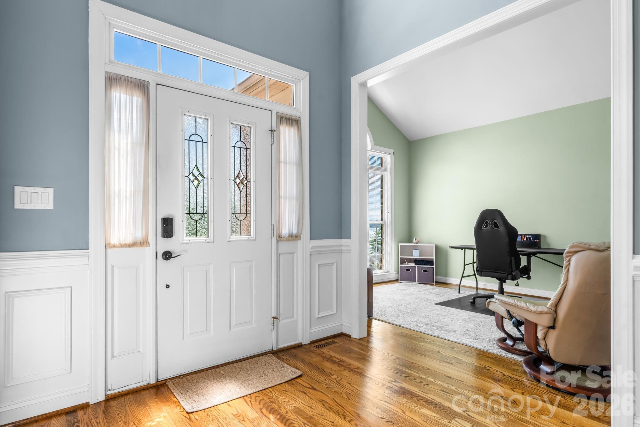 1025 N Shore Drive Property Photo 10