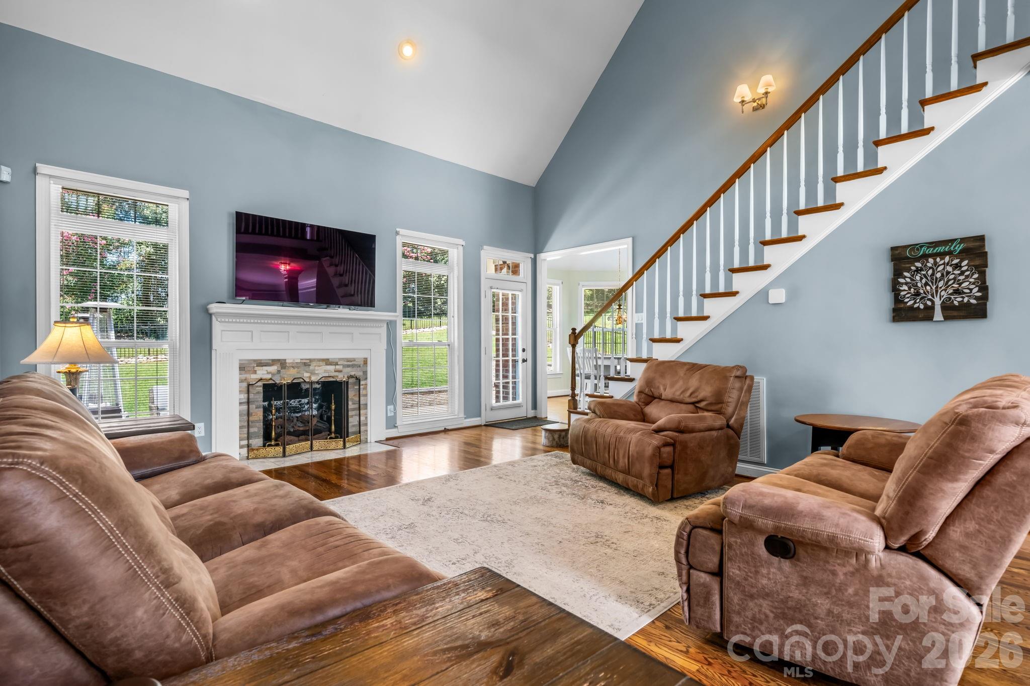 1025 N Shore Drive Property Photo 13