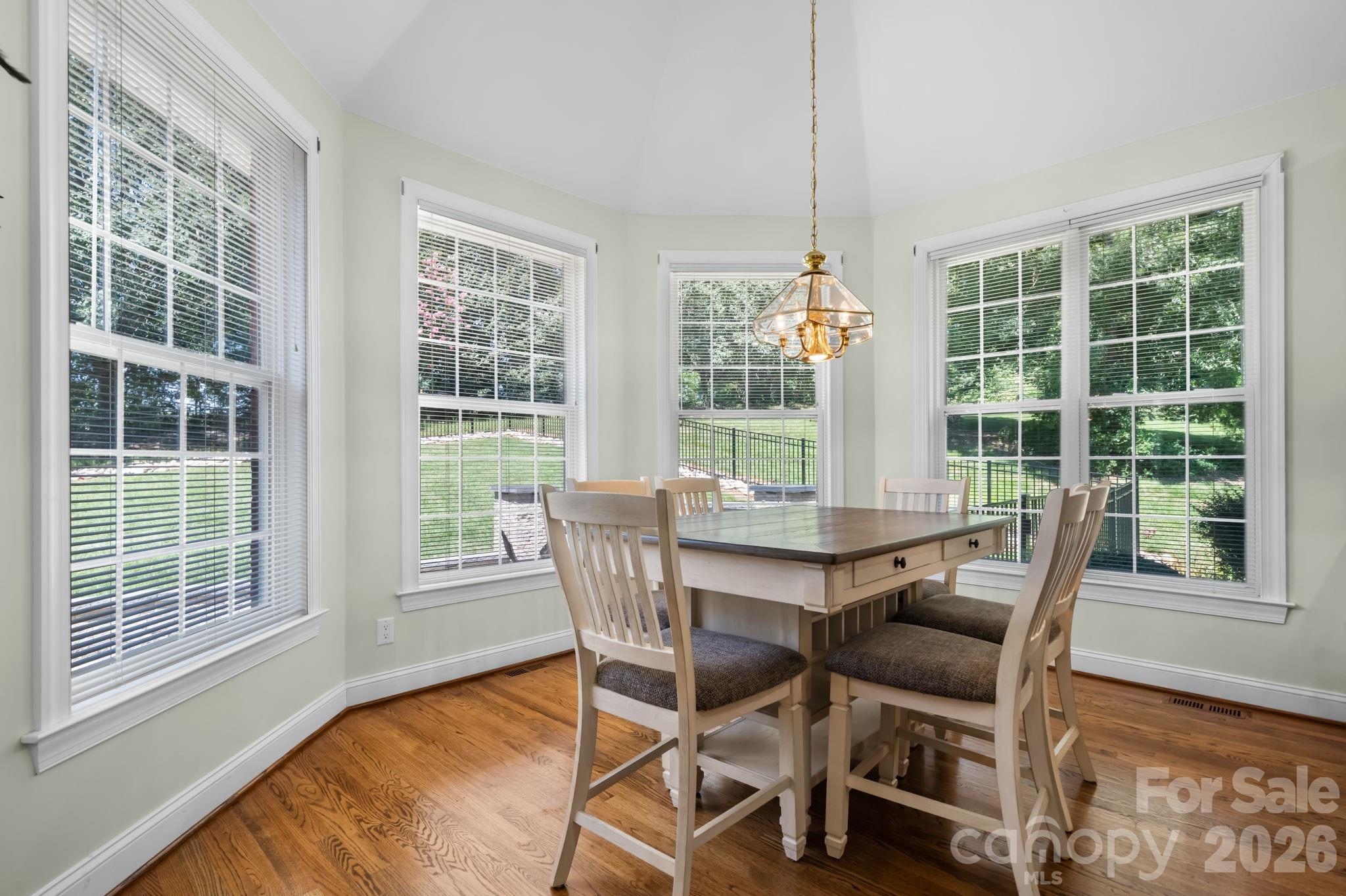 1025 N Shore Drive Property Photo 15