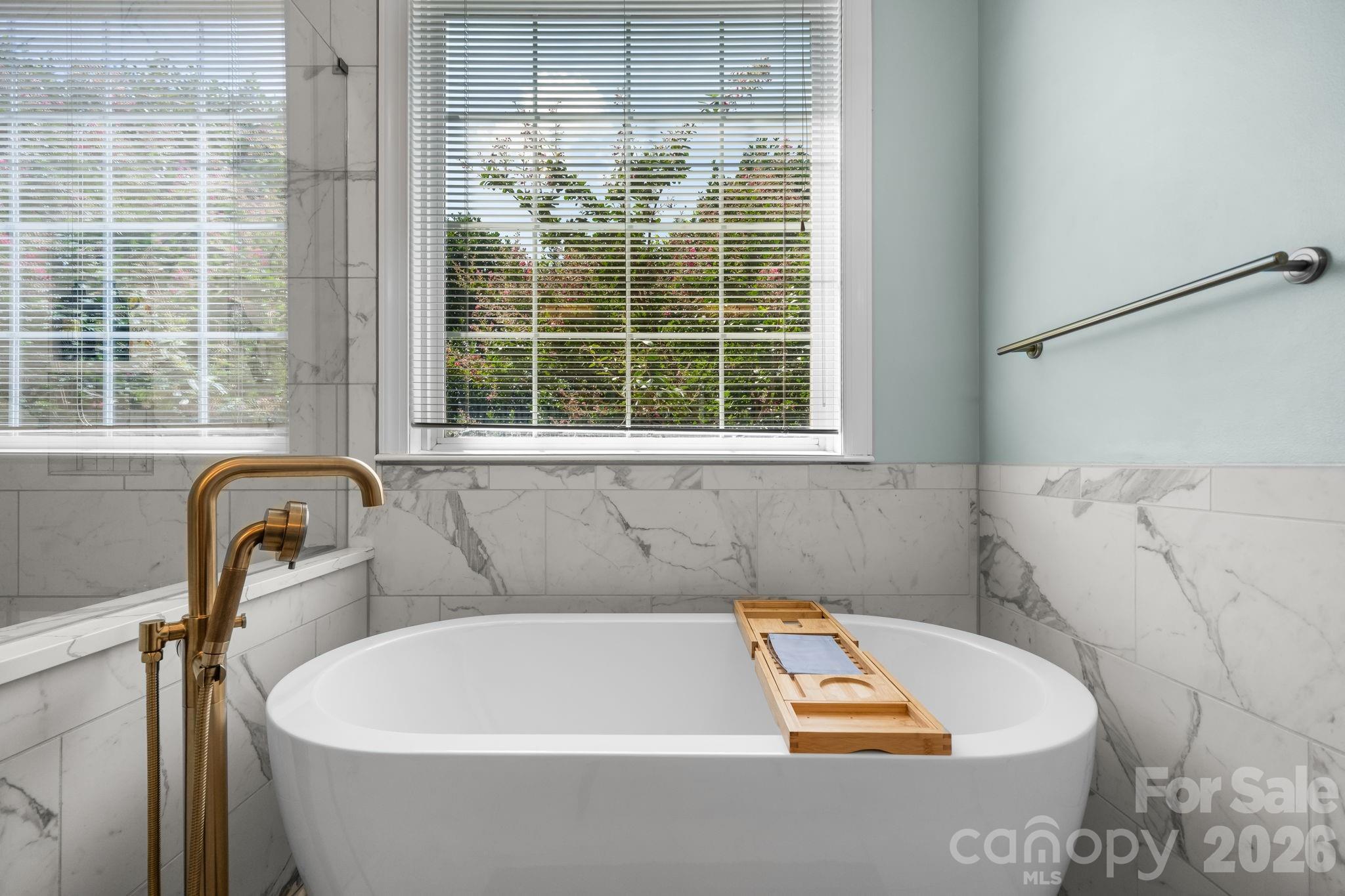 1025 N Shore Drive Property Photo 26
