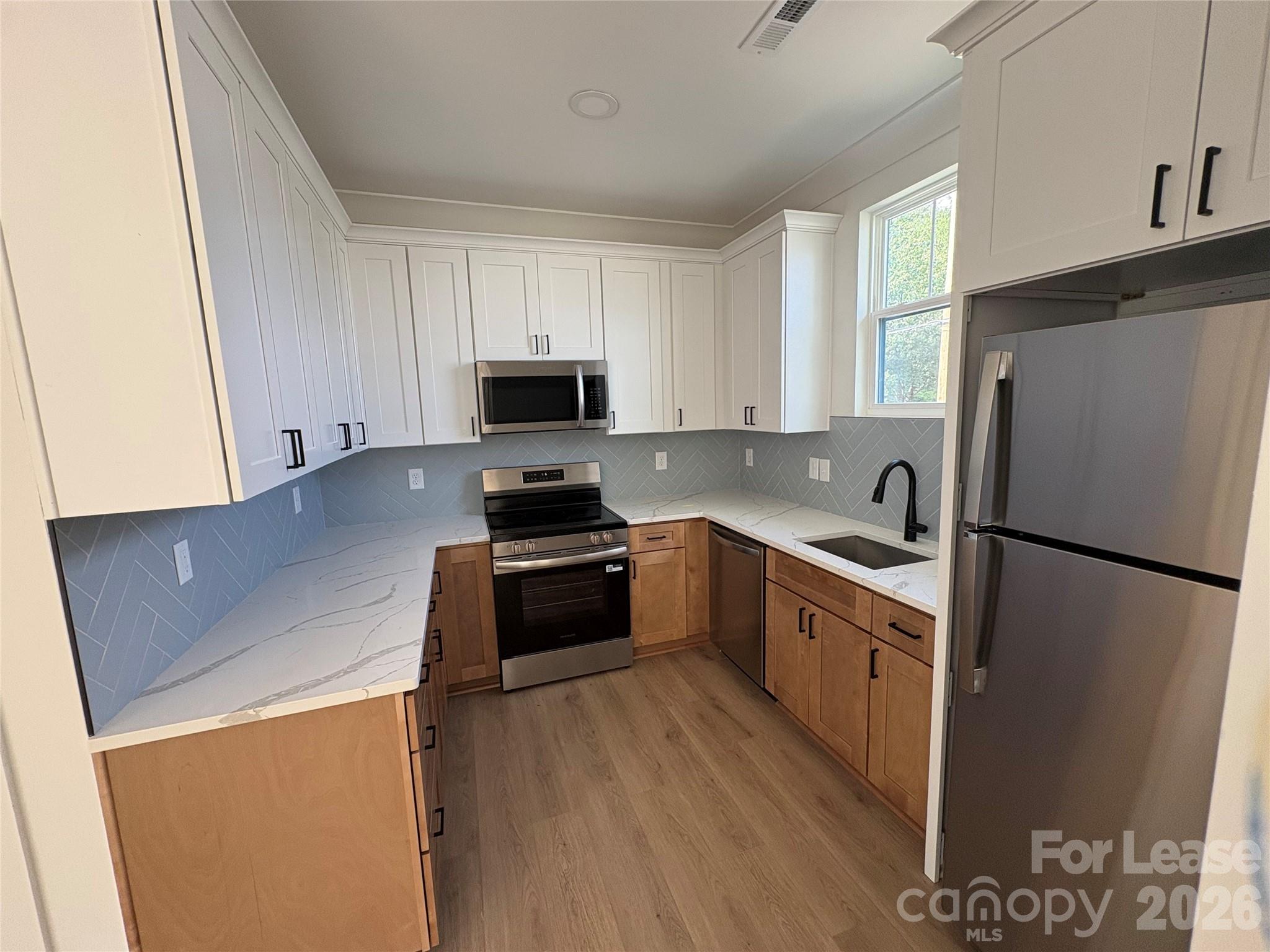 2903 Clyde Drive Property Photo 4