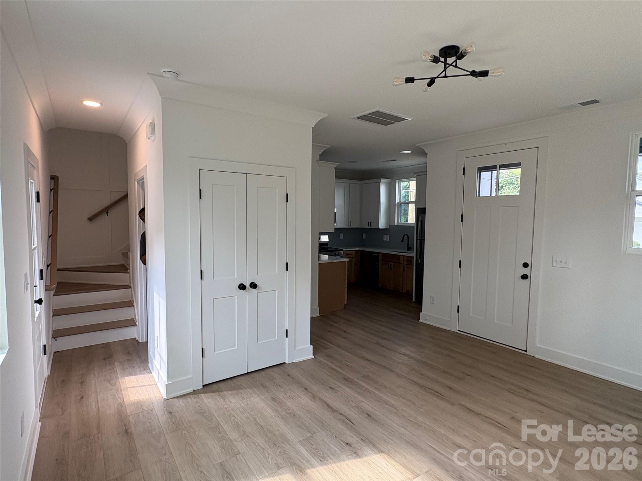 2903 Clyde Drive Property Photo 8