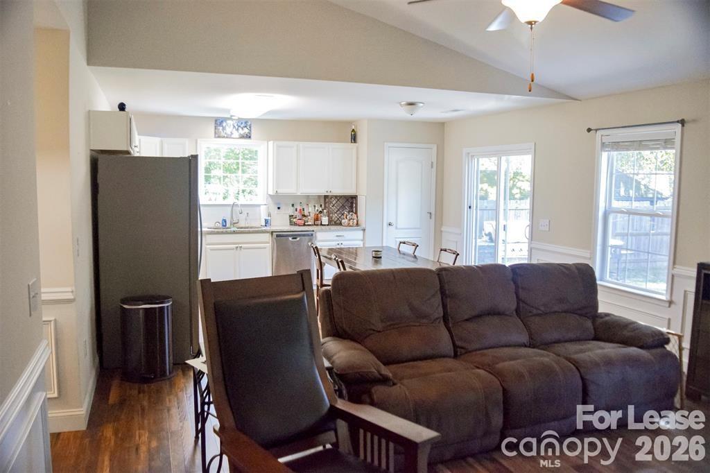 2514 Haven Street Property Photo 3