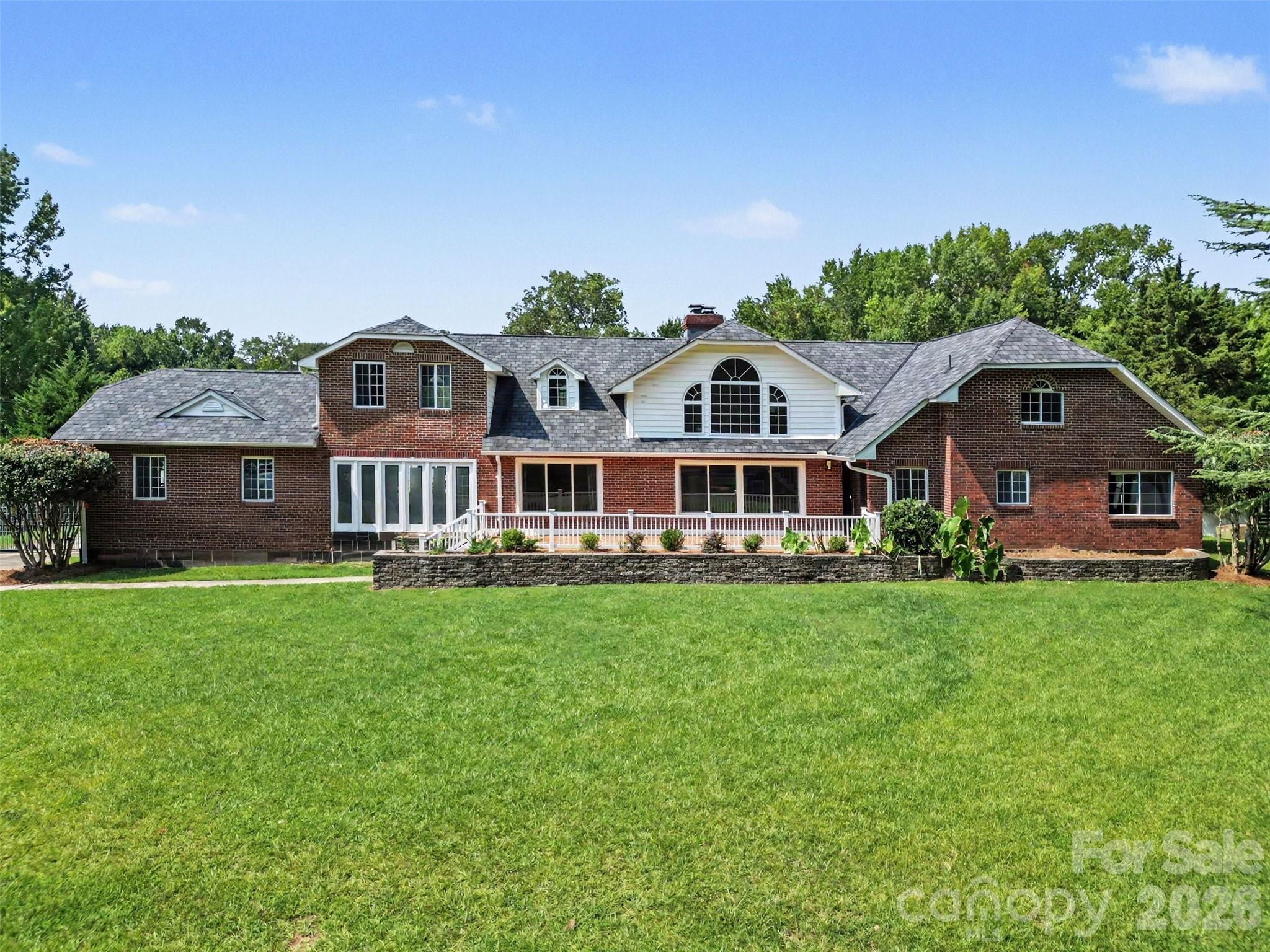5914 Hanna Court Property Photo 1